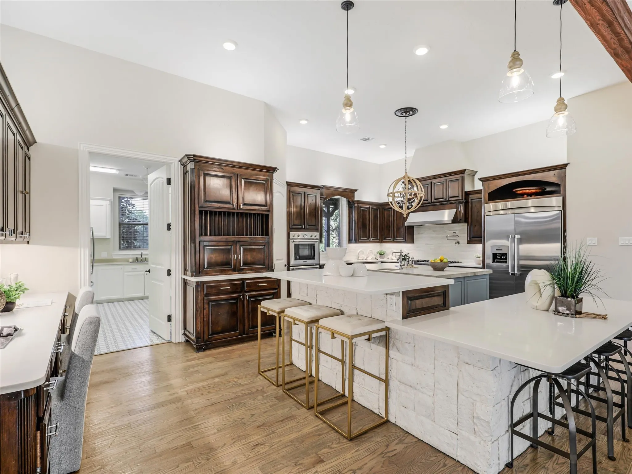 Single Family Residence For Sale in Tarrant County , 1684 Blevins Drive, Keller, Texas 76248, 5 Bedroom, 5 Bathroom, 5 Garage spaces, 5,658 Sqft, built in 2007, mls#21209236, Real Estate Agent in Keller, Homes For Sale in Tarrant county, Homes For Sale in Keller, Realtor in Keller Texas, Real Estate Brokerage Independent Realty Texas, Luminita Cordes Realtor