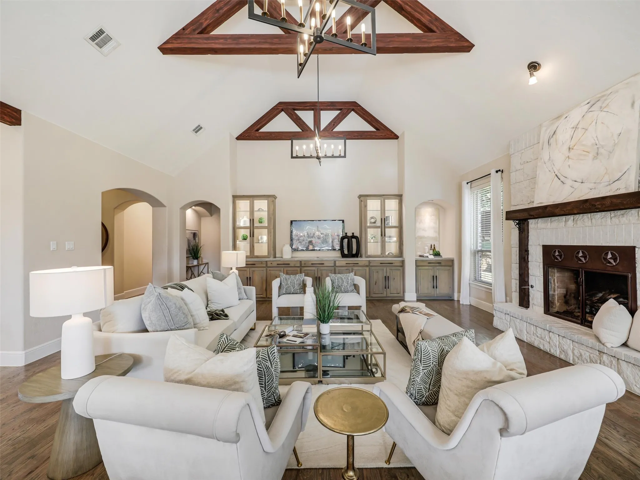 Single Family Residence For Sale in Tarrant County , 1684 Blevins Drive, Keller, Texas 76248, 5 Bedroom, 5 Bathroom, 5 Garage spaces, 5,658 Sqft, built in 2007, mls#21209236, Real Estate Agent in Keller, Homes For Sale in Tarrant county, Homes For Sale in Keller, Realtor in Keller Texas, Real Estate Brokerage Independent Realty Texas, Luminita Cordes Realtor