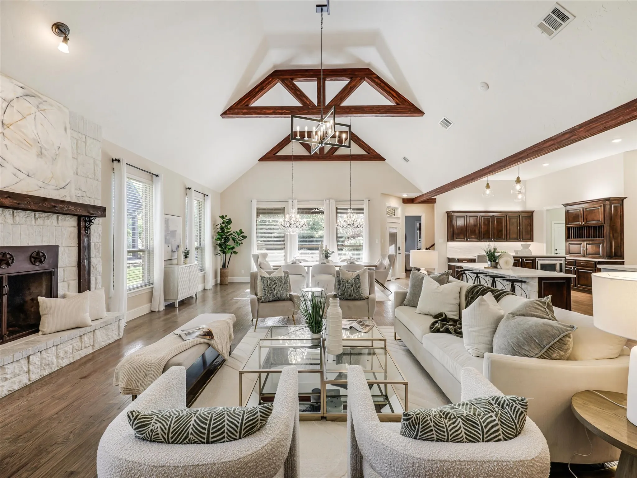Single Family Residence For Sale in Tarrant County , 1684 Blevins Drive, Keller, Texas 76248, 5 Bedroom, 5 Bathroom, 5 Garage spaces, 5,658 Sqft, built in 2007, mls#21209236, Real Estate Agent in Keller, Homes For Sale in Tarrant county, Homes For Sale in Keller, Realtor in Keller Texas, Real Estate Brokerage Independent Realty Texas, Luminita Cordes Realtor