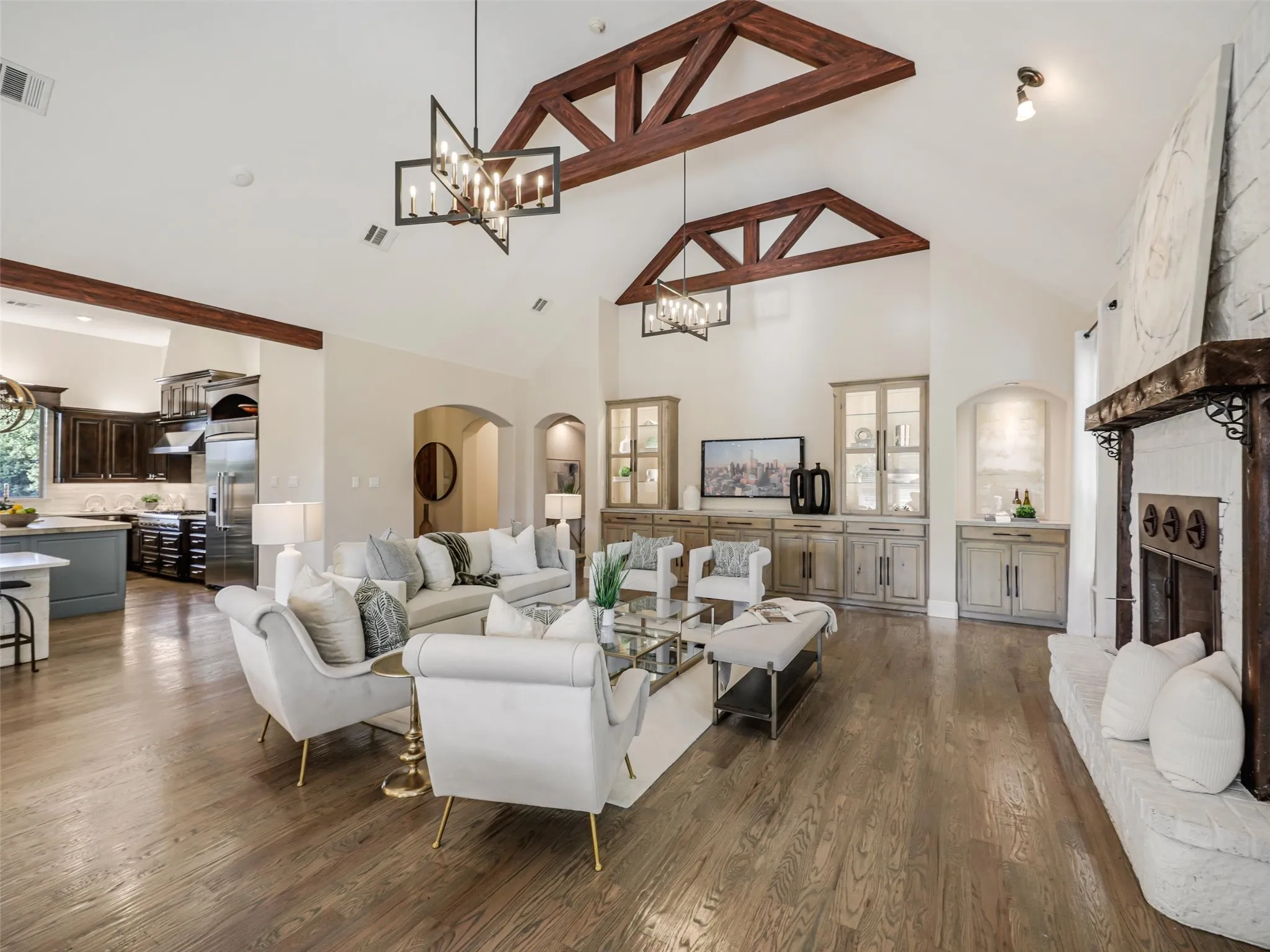 Single Family Residence For Sale in Tarrant County , 1684 Blevins Drive, Keller, Texas 76248, 5 Bedroom, 5 Bathroom, 5 Garage spaces, 5,658 Sqft, built in 2007, mls#21209236, Real Estate Agent in Keller, Homes For Sale in Tarrant county, Homes For Sale in Keller, Realtor in Keller Texas, Real Estate Brokerage Independent Realty Texas, Luminita Cordes Realtor