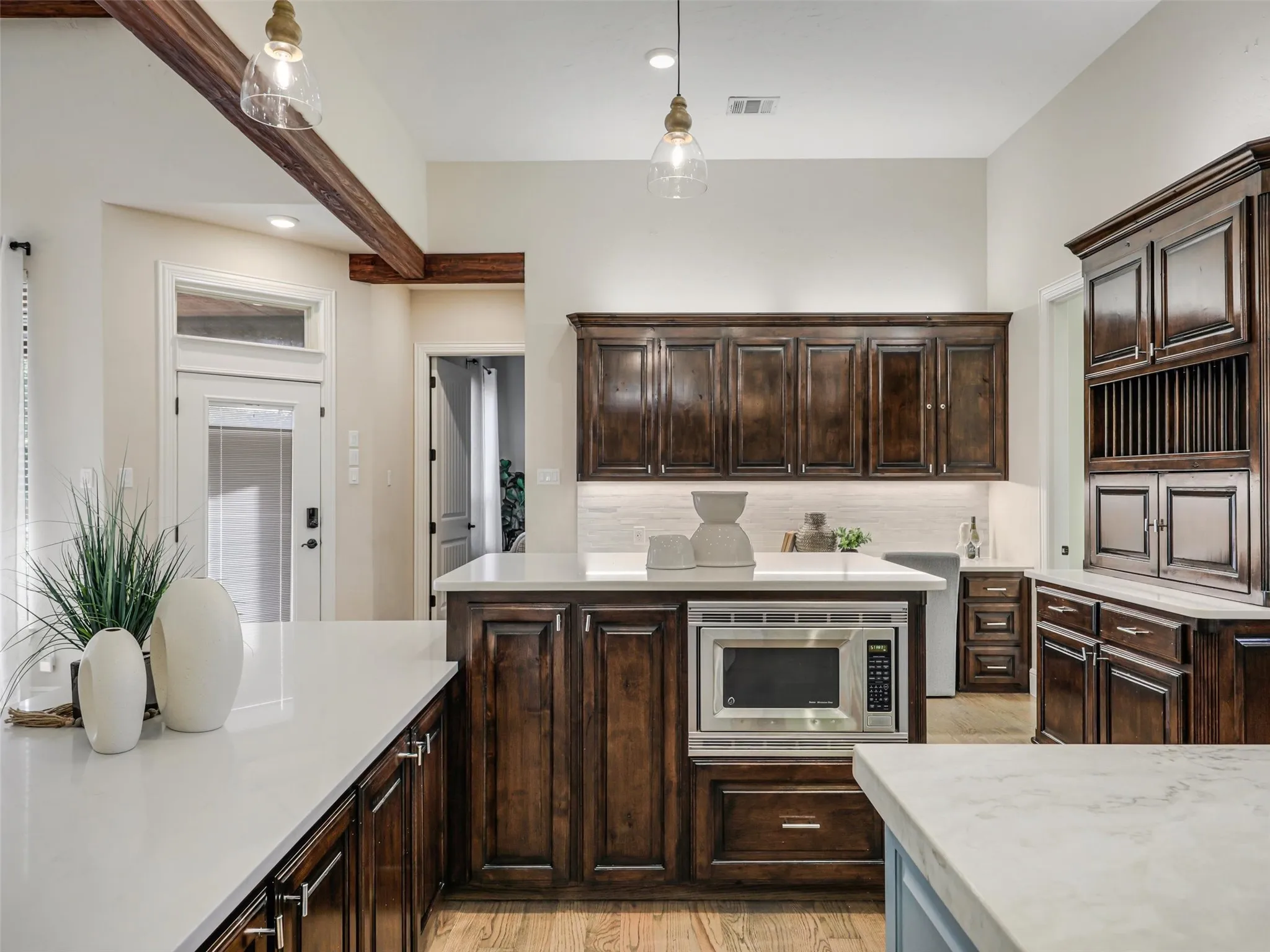 Single Family Residence For Sale in Tarrant County , 1684 Blevins Drive, Keller, Texas 76248, 5 Bedroom, 5 Bathroom, 5 Garage spaces, 5,658 Sqft, built in 2007, mls#21209236, Real Estate Agent in Keller, Homes For Sale in Tarrant county, Homes For Sale in Keller, Realtor in Keller Texas, Real Estate Brokerage Independent Realty Texas, Luminita Cordes Realtor