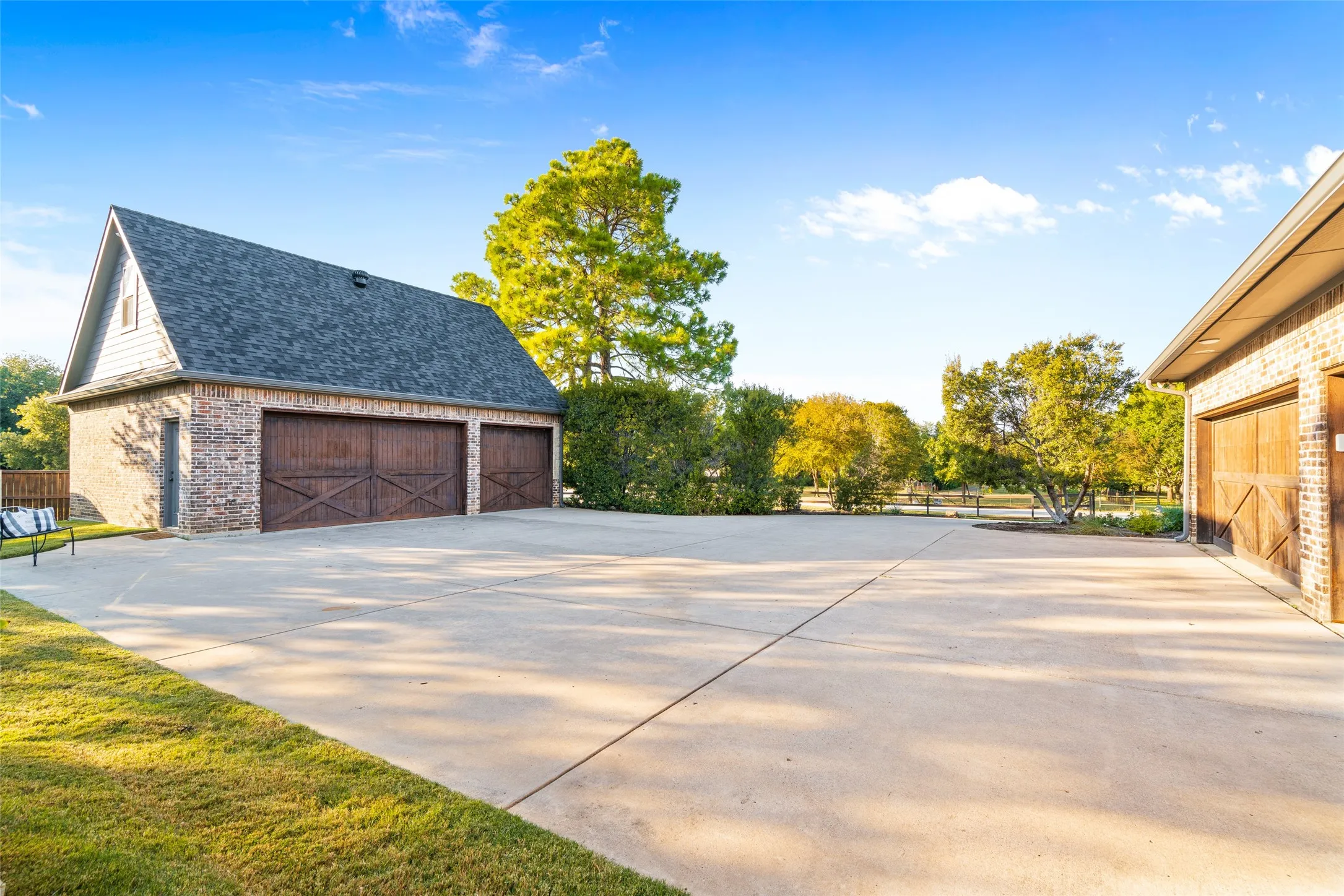 Separate 2 bedroom Guest Apartment with 1 car Garage