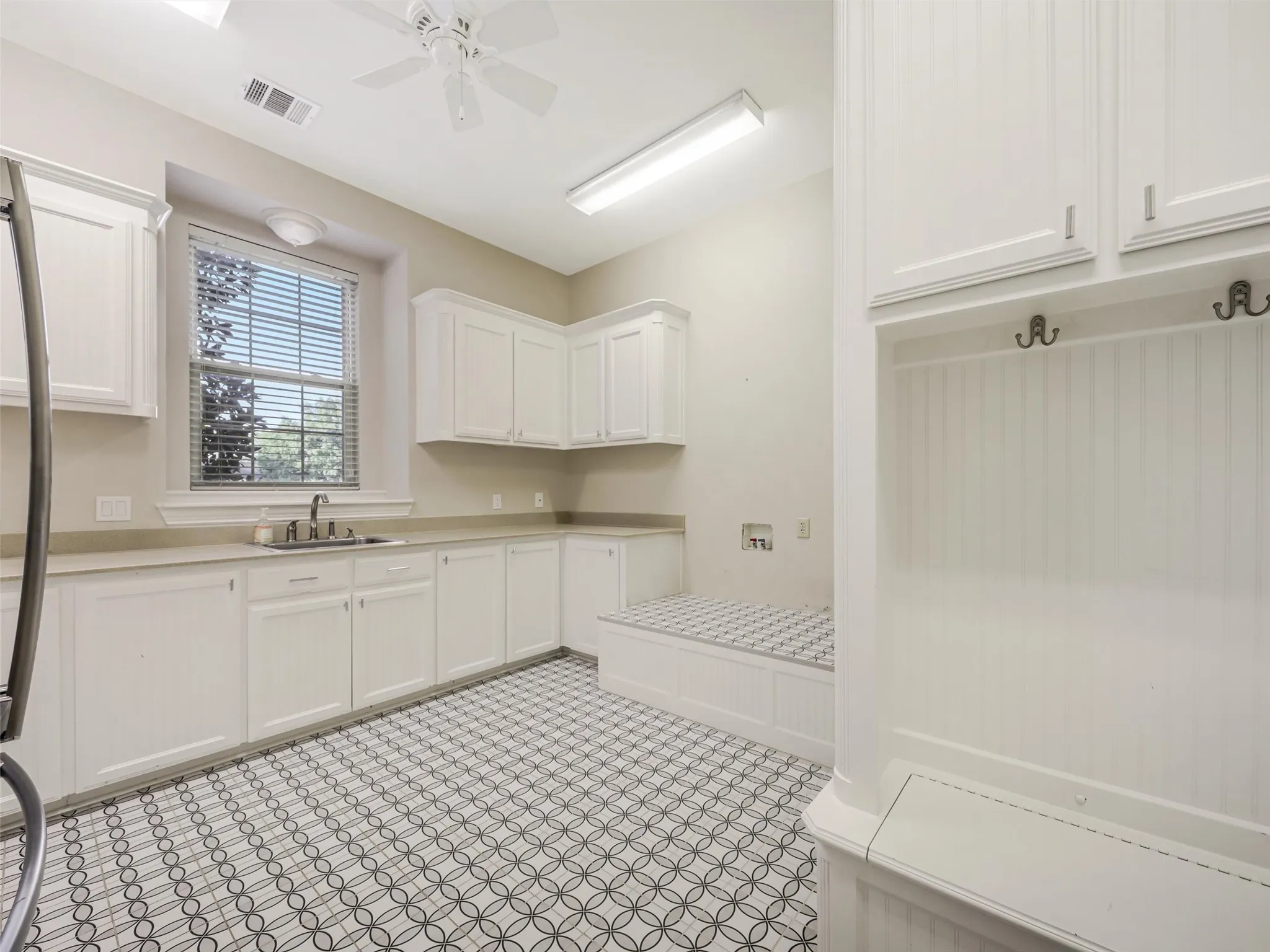 Single Family Residence For Sale in Tarrant County , 1684 Blevins Drive, Keller, Texas 76248, 5 Bedroom, 5 Bathroom, 5 Garage spaces, 5,658 Sqft, built in 2007, mls#21209236, Real Estate Agent in Keller, Homes For Sale in Tarrant county, Homes For Sale in Keller, Realtor in Keller Texas, Real Estate Brokerage Independent Realty Texas, Luminita Cordes Realtor