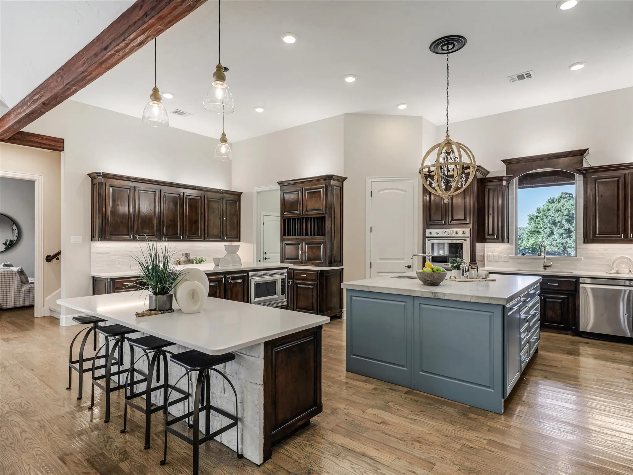 Single Family Residence For Sale in Tarrant County , 1684 Blevins Drive, Keller, Texas 76248, 5 Bedroom, 5 Bathroom, 5 Garage spaces, 5,658 Sqft, built in 2007, mls#21209236, Real Estate Agent in Keller, Homes For Sale in Tarrant county, Homes For Sale in Keller, Realtor in Keller Texas, Real Estate Brokerage Independent Realty Texas, Luminita Cordes Realtor