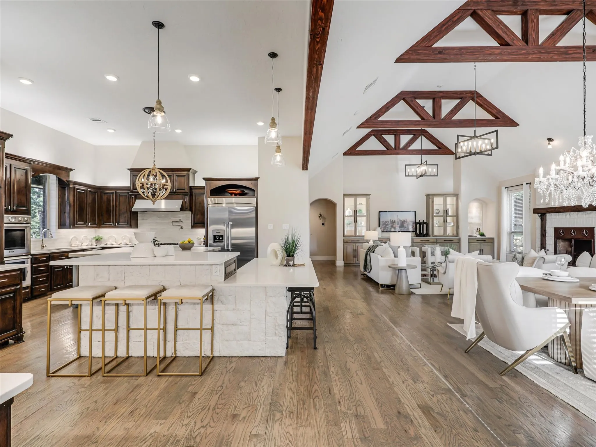 Single Family Residence For Sale in Tarrant County , 1684 Blevins Drive, Keller, Texas 76248, 5 Bedroom, 5 Bathroom, 5 Garage spaces, 5,658 Sqft, built in 2007, mls#21209236, Real Estate Agent in Keller, Homes For Sale in Tarrant county, Homes For Sale in Keller, Realtor in Keller Texas, Real Estate Brokerage Independent Realty Texas, Luminita Cordes Realtor