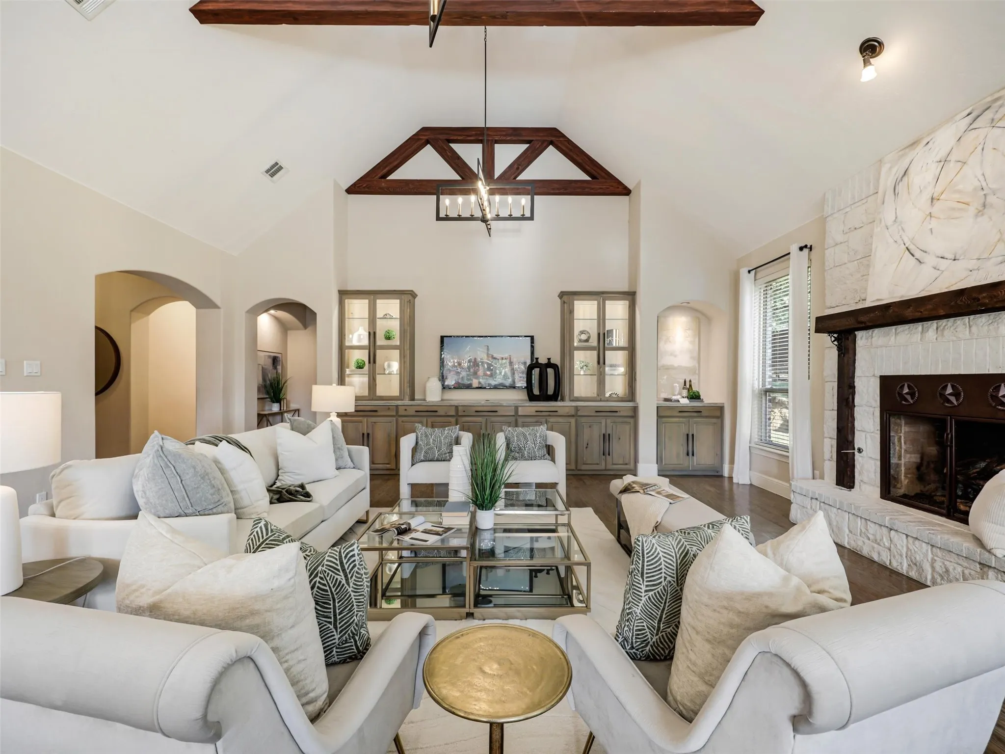 Single Family Residence For Sale in Tarrant County , 1684 Blevins Drive, Keller, Texas 76248, 5 Bedroom, 5 Bathroom, 5 Garage spaces, 5,658 Sqft, built in 2007, mls#21209236, Real Estate Agent in Keller, Homes For Sale in Tarrant county, Homes For Sale in Keller, Realtor in Keller Texas, Real Estate Brokerage Independent Realty Texas, Luminita Cordes Realtor