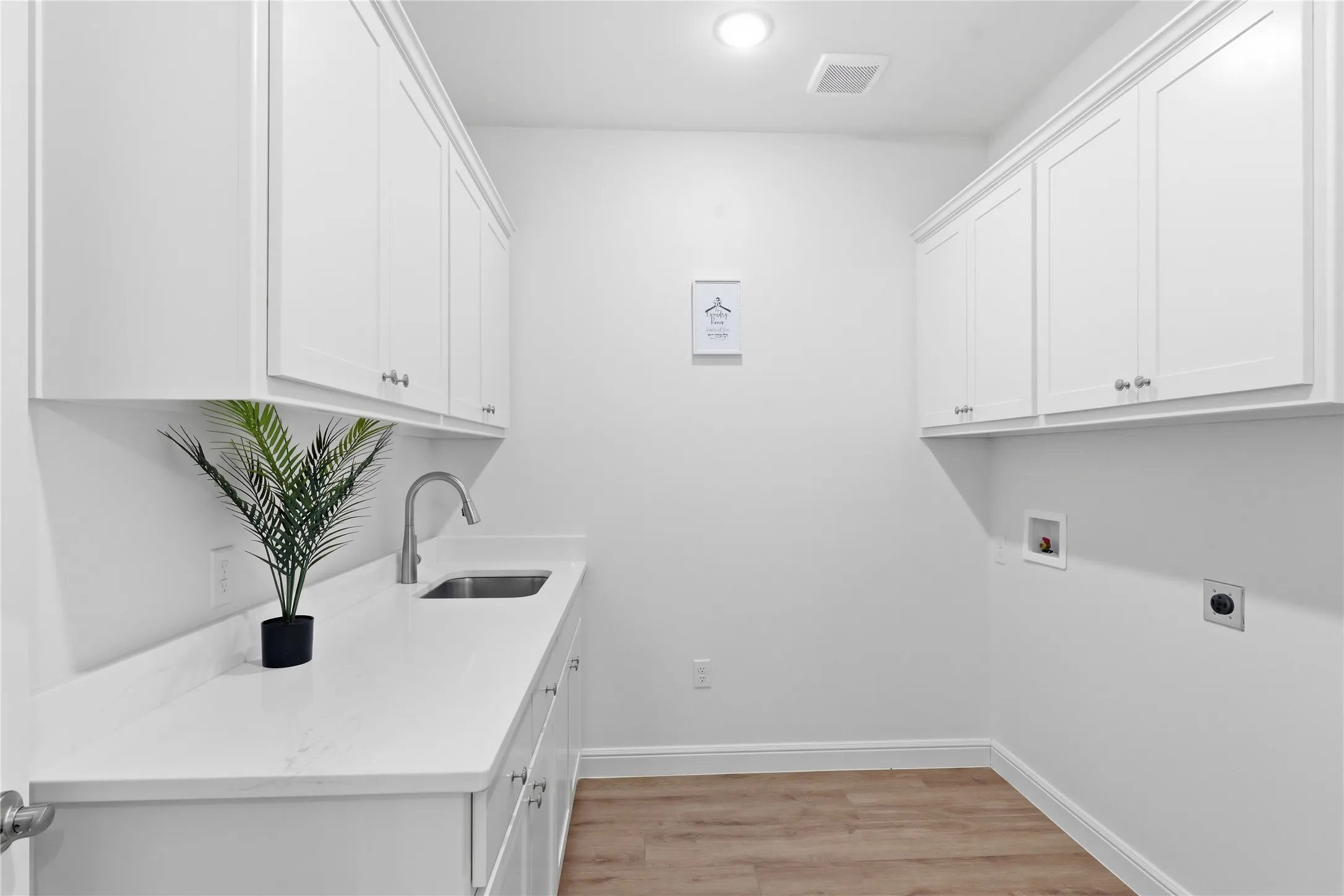 Townhouse For Sale in Hood County , 210 E Ewell Street, Granbury, Texas 76048, 2 Bedroom, 2 Bathroom, 2 Garage spaces, 1,602 Sqft, built in 2026, mls#21363737, Real Estate Agent in Granbury, Homes For Sale in Hood county, Homes For Sale in Granbury, Realtor in Granbury Texas, Real Estate Brokerage Independent Realty Texas, Luminita Cordes Realtor