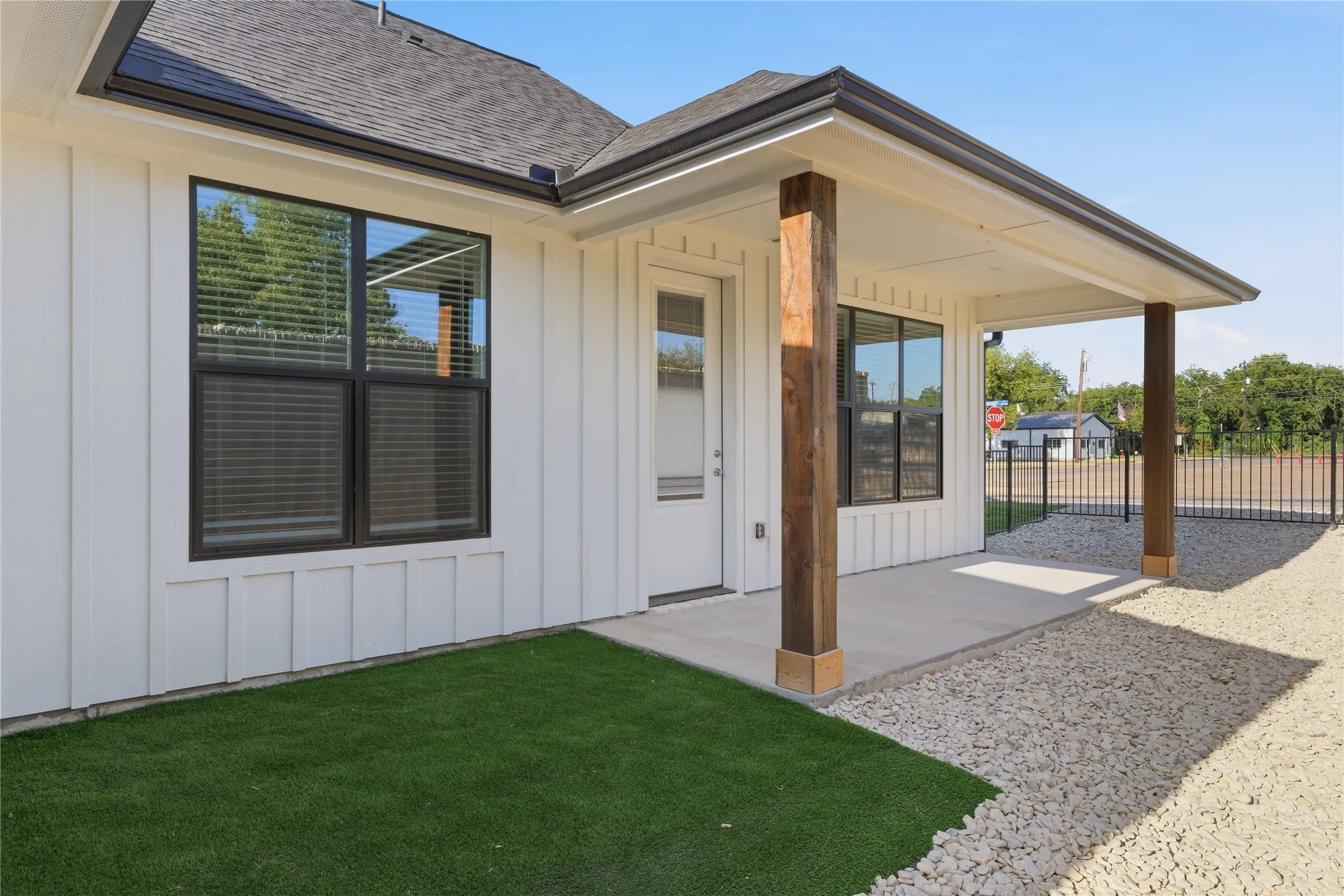 Townhouse For Sale in Hood County , 208 E Ewell Street, Granbury, Texas 76048, 2 Bedroom, 2 Bathroom, 2 Garage spaces, 1,602 Sqft, built in 2026, mls#21363735, Real Estate Agent in Granbury, Homes For Sale in Hood county, Homes For Sale in Granbury, Realtor in Granbury Texas, Real Estate Brokerage Independent Realty Texas, Luminita Cordes Realtor