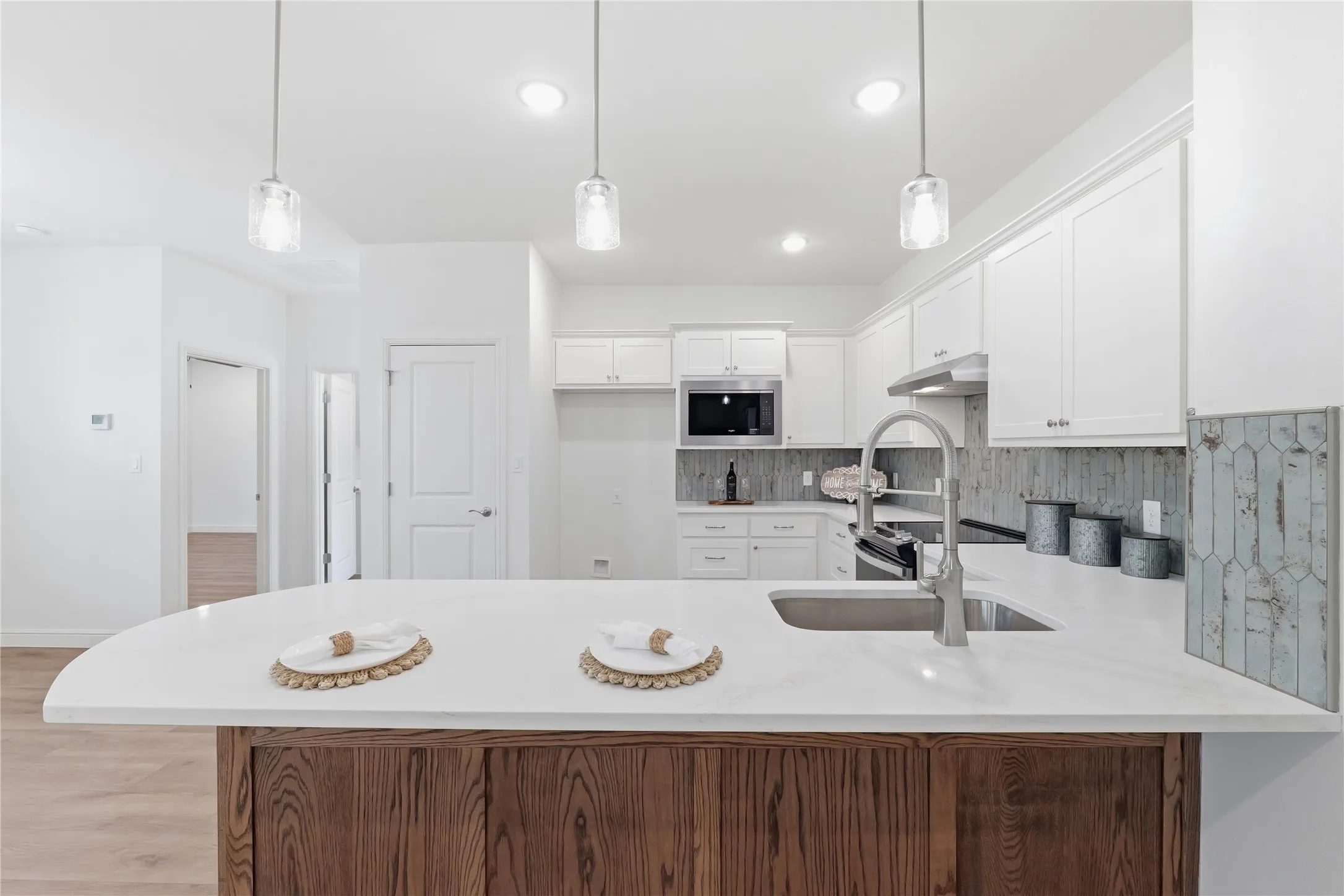Townhouse For Sale in Hood County , 206 E Ewell Street, Granbury, Texas 76048, 2 Bedroom, 2 Bathroom, 2 Garage spaces, 1,602 Sqft, built in 2026, mls#21363731, Real Estate Agent in Granbury, Homes For Sale in Hood county, Homes For Sale in Granbury, Realtor in Granbury Texas, Real Estate Brokerage Independent Realty Texas, Luminita Cordes Realtor