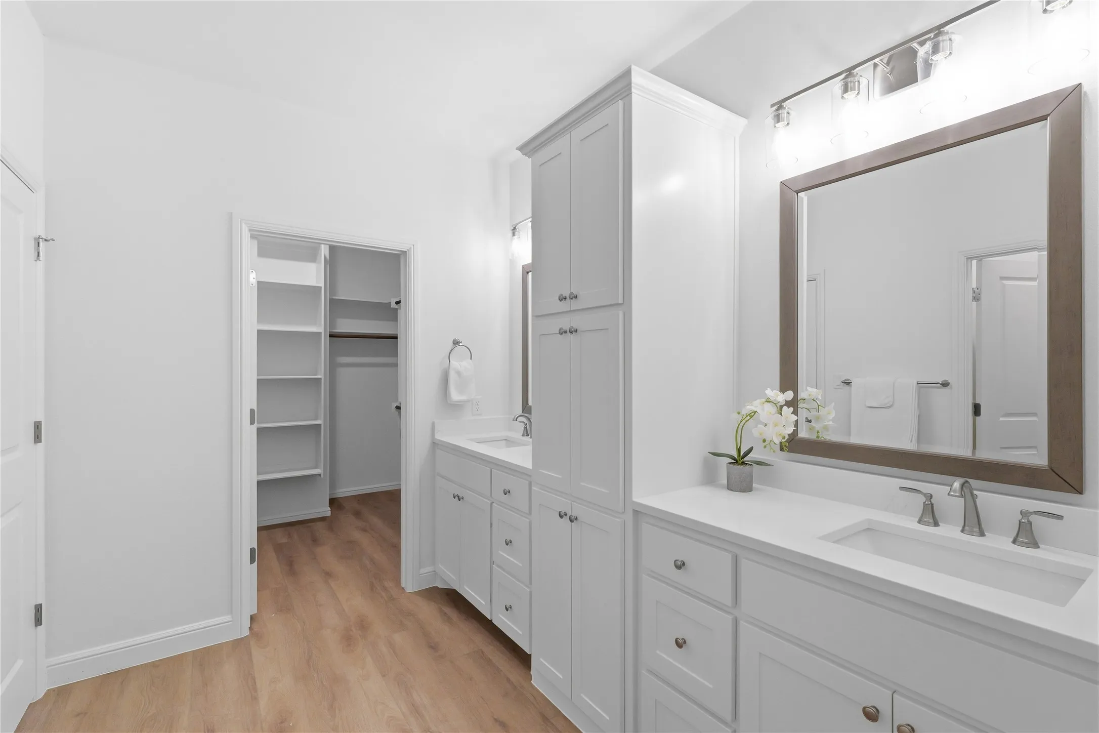 Townhouse For Sale in Hood County , 206 E Ewell Street, Granbury, Texas 76048, 2 Bedroom, 2 Bathroom, 2 Garage spaces, 1,602 Sqft, built in 2026, mls#21363731, Real Estate Agent in Granbury, Homes For Sale in Hood county, Homes For Sale in Granbury, Realtor in Granbury Texas, Real Estate Brokerage Independent Realty Texas, Luminita Cordes Realtor