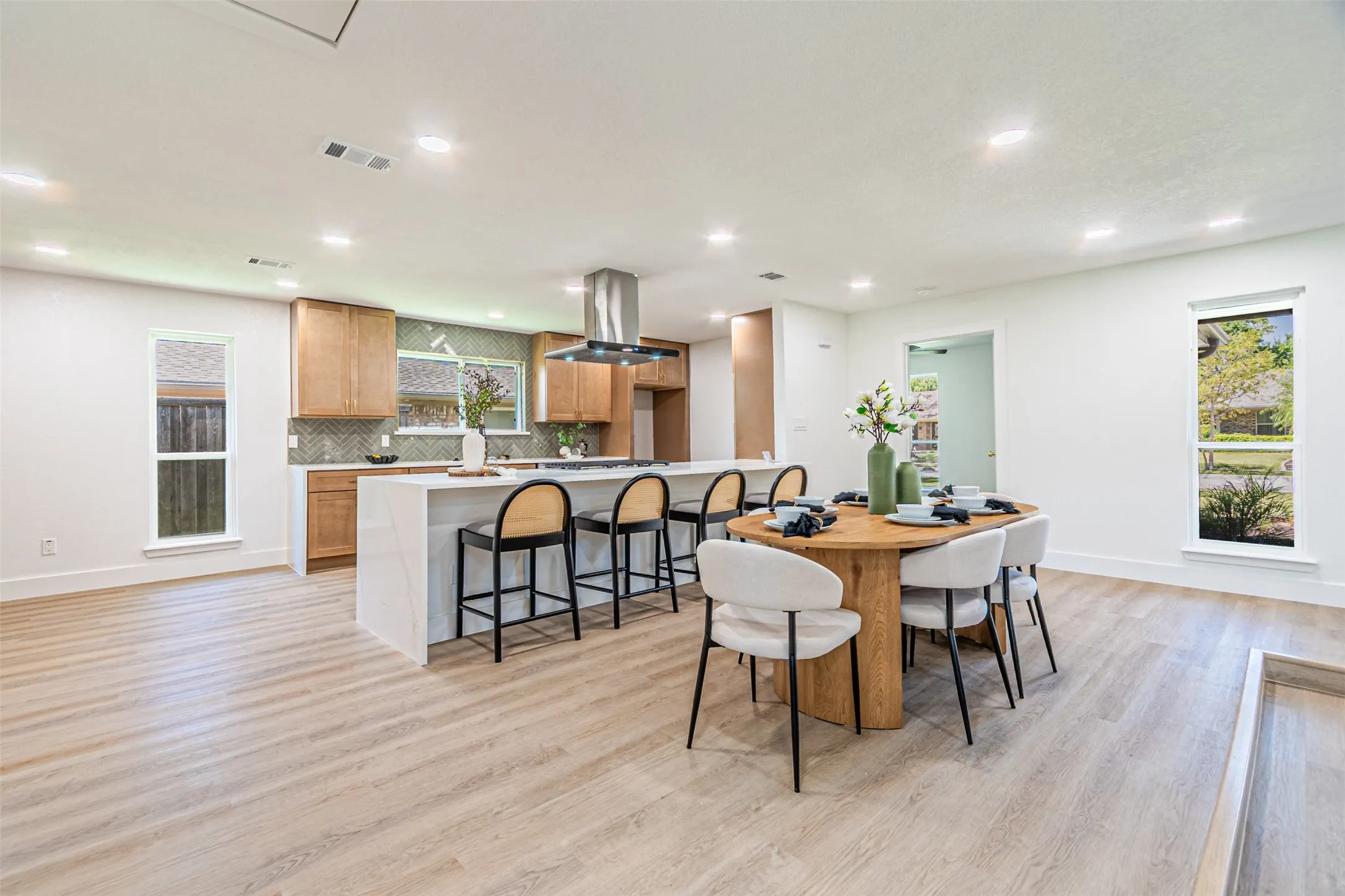 Single Family Residence For Sale in Collin County , 2716 Arborcove Drive, Plano, Texas 75075, 4 Bedroom, 3 Bathroom, 2 Garage spaces, 2,519 Sqft, built in 1971, mls#21365570, Real Estate Agent in Plano, Homes For Sale in Collin county, Homes For Sale in Plano, Realtor in Plano Texas, Real Estate Brokerage Independent Realty Texas, Luminita Cordes Realtor