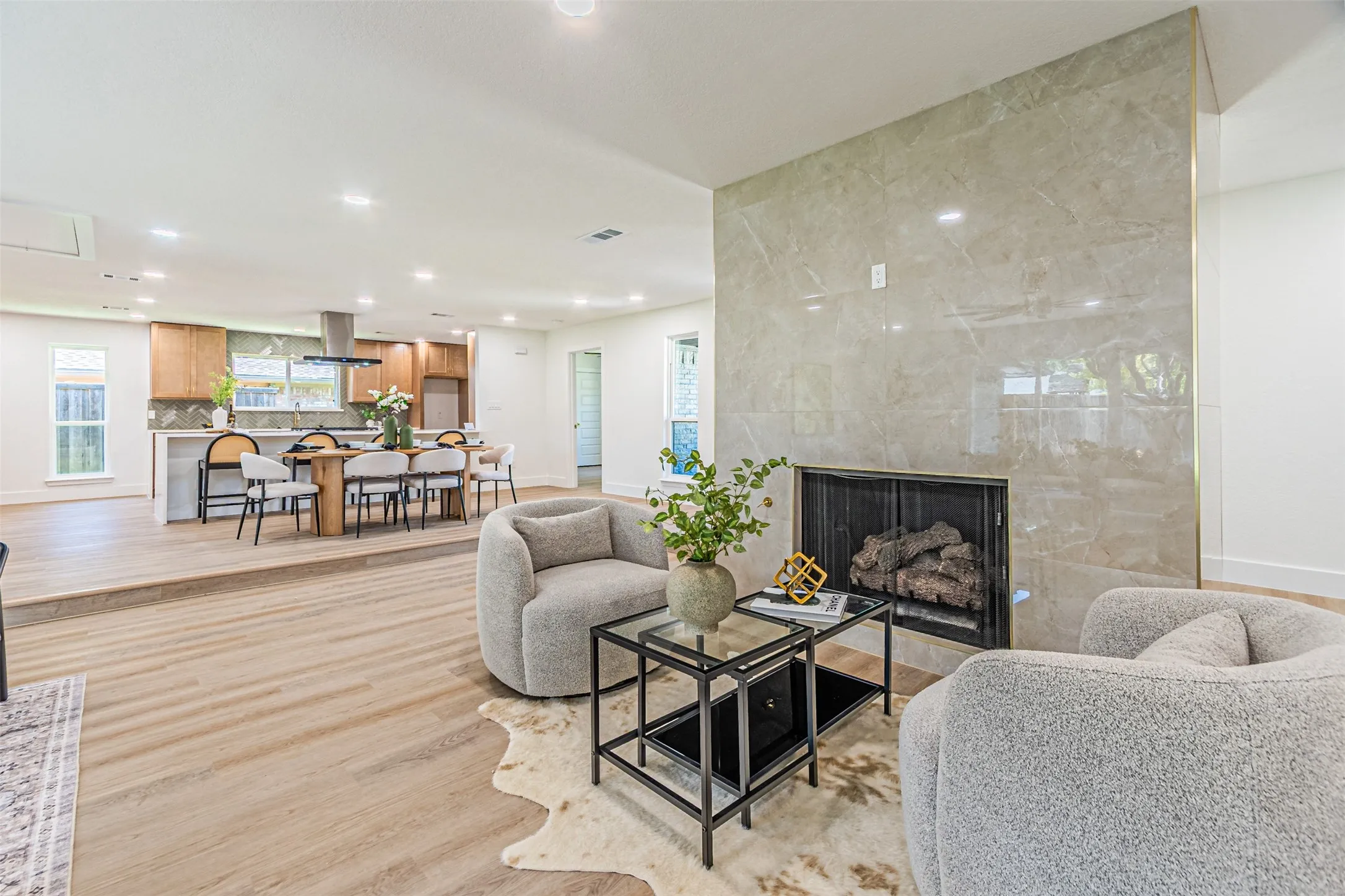 Single Family Residence For Sale in Collin County , 2716 Arborcove Drive, Plano, Texas 75075, 4 Bedroom, 3 Bathroom, 2 Garage spaces, 2,519 Sqft, built in 1971, mls#21365570, Real Estate Agent in Plano, Homes For Sale in Collin county, Homes For Sale in Plano, Realtor in Plano Texas, Real Estate Brokerage Independent Realty Texas, Luminita Cordes Realtor