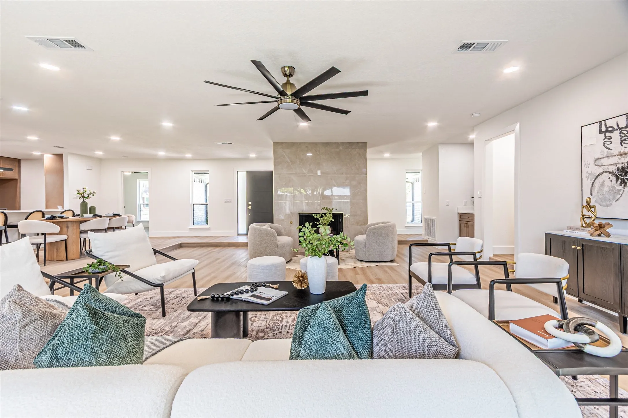 Single Family Residence For Sale in Collin County , 2716 Arborcove Drive, Plano, Texas 75075, 4 Bedroom, 3 Bathroom, 2 Garage spaces, 2,519 Sqft, built in 1971, mls#21365570, Real Estate Agent in Plano, Homes For Sale in Collin county, Homes For Sale in Plano, Realtor in Plano Texas, Real Estate Brokerage Independent Realty Texas, Luminita Cordes Realtor