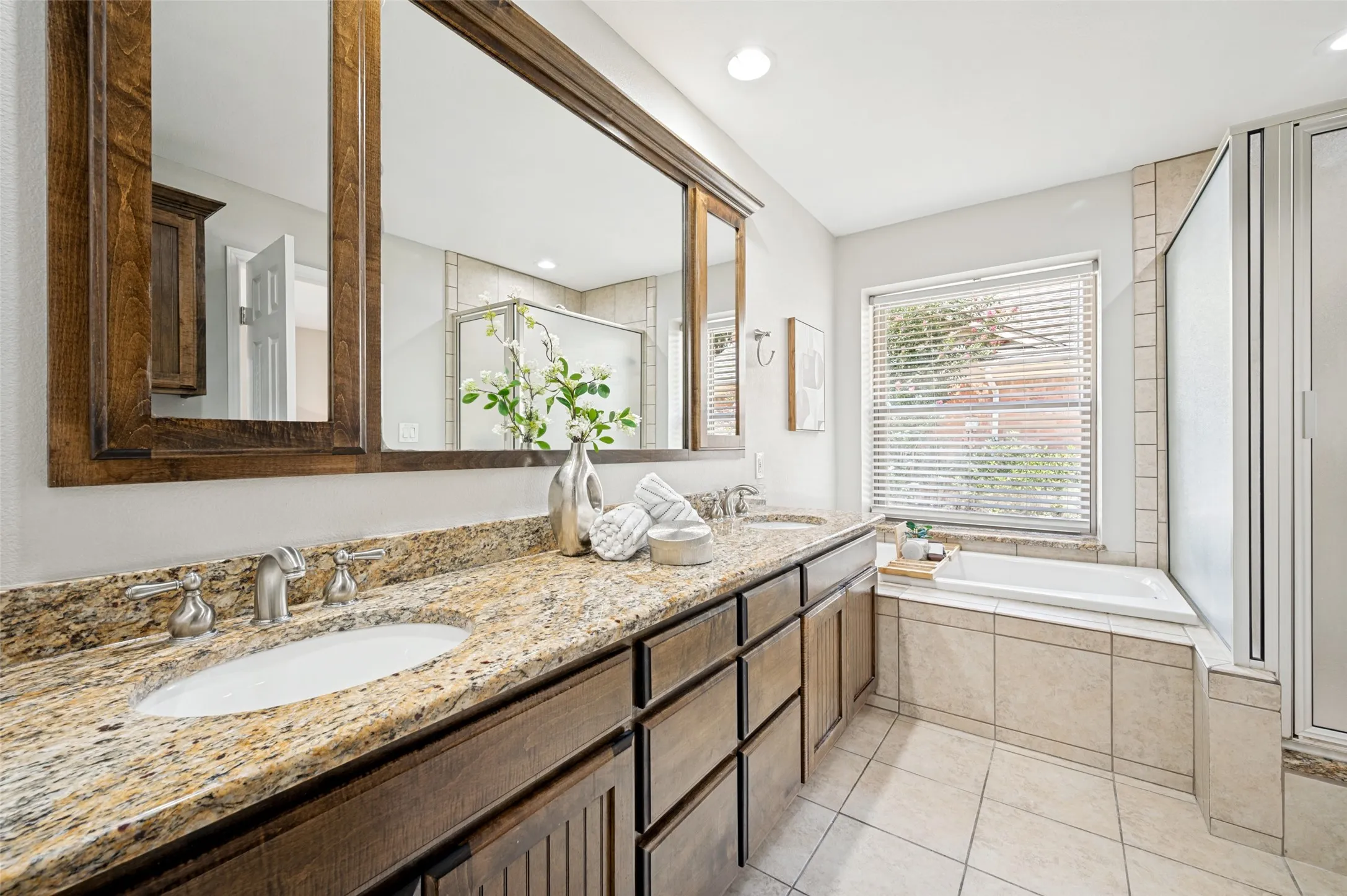 Single Family Residence For Sale in Collin County , 3221 Bandolino Lane, Plano, Texas 75075, 3 Bedroom, 2 Bathroom, 2 Garage spaces, 1,739 Sqft, built in 1979, mls#21346876, Real Estate Agent in Plano, Homes For Sale in Collin county, Homes For Sale in Plano, Realtor in Plano Texas, Real Estate Brokerage Independent Realty Texas, Luminita Cordes Realtor