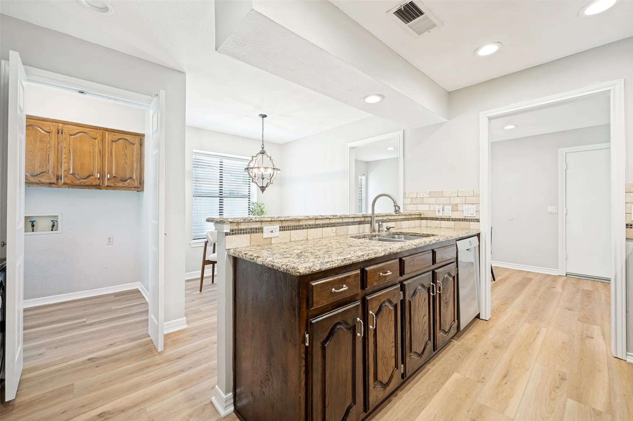 Single Family Residence For Sale in Collin County , 3221 Bandolino Lane, Plano, Texas 75075, 3 Bedroom, 2 Bathroom, 2 Garage spaces, 1,739 Sqft, built in 1979, mls#21346876, Real Estate Agent in Plano, Homes For Sale in Collin county, Homes For Sale in Plano, Realtor in Plano Texas, Real Estate Brokerage Independent Realty Texas, Luminita Cordes Realtor