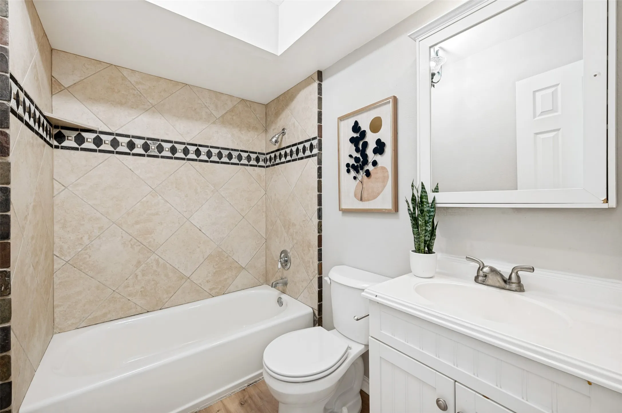 Single Family Residence For Sale in Collin County , 3221 Bandolino Lane, Plano, Texas 75075, 3 Bedroom, 2 Bathroom, 2 Garage spaces, 1,739 Sqft, built in 1979, mls#21346876, Real Estate Agent in Plano, Homes For Sale in Collin county, Homes For Sale in Plano, Realtor in Plano Texas, Real Estate Brokerage Independent Realty Texas, Luminita Cordes Realtor