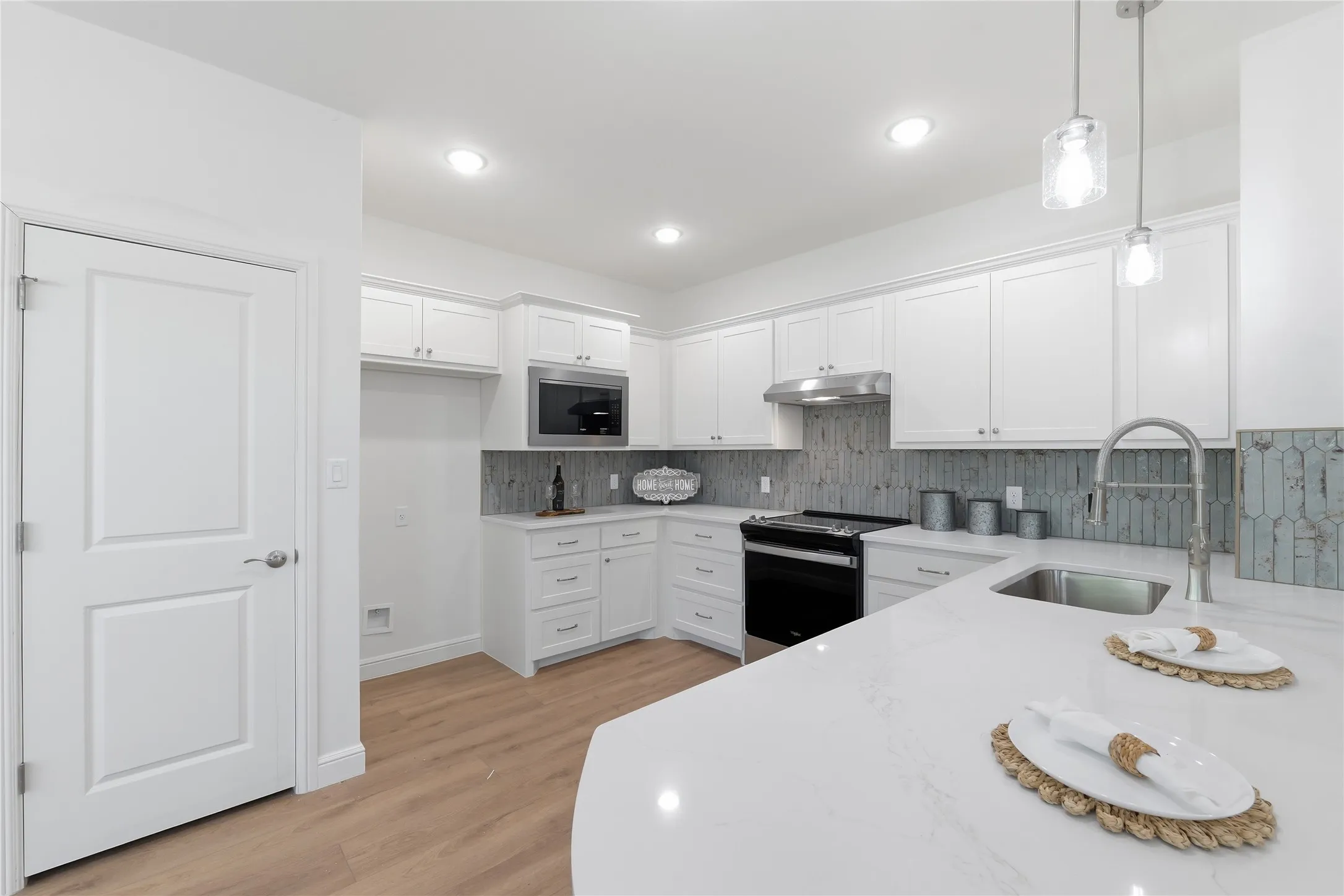 Townhouse For Sale in Hood County , 204 E Ewell Street, Granbury, Texas 76048, 2 Bedroom, 2 Bathroom, 2 Garage spaces, 1,602 Sqft, built in 2026, mls#21363730, Real Estate Agent in Granbury, Homes For Sale in Hood county, Homes For Sale in Granbury, Realtor in Granbury Texas, Real Estate Brokerage Independent Realty Texas, Luminita Cordes Realtor