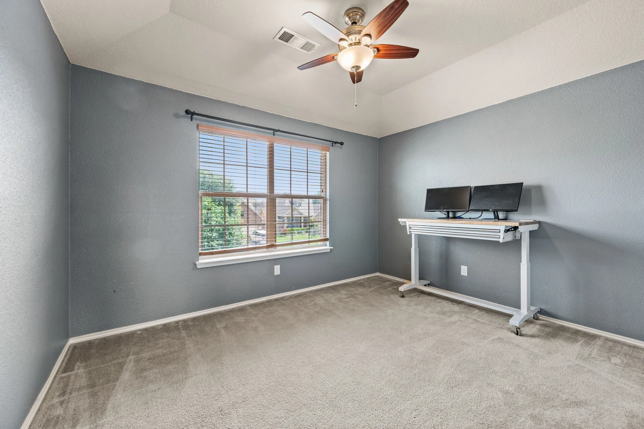 Single Family Residence For Sale in Tarrant County , 625 Tradewind Drive, Fort Worth, Texas 76131, 4 Bedroom, 3 Bathroom, 2 Garage spaces, 2,729 Sqft, built in 2009, mls#21364229, Real Estate Agent in Fort Worth, Homes For Sale in Tarrant county, Homes For Sale in Fort Worth, Realtor in Fort Worth Texas, Real Estate Brokerage Independent Realty Texas, Luminita Cordes Realtor