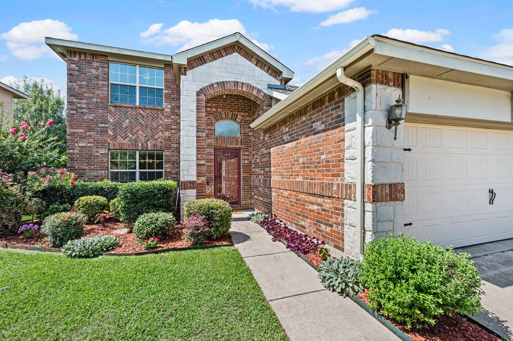 Single Family Residence For Sale in Tarrant County , 625 Tradewind Drive, Fort Worth, Texas 76131, 4 Bedroom, 3 Bathroom, 2 Garage spaces, 2,729 Sqft, built in 2009, mls#21364229, Real Estate Agent in Fort Worth, Homes For Sale in Tarrant county, Homes For Sale in Fort Worth, Realtor in Fort Worth Texas, Real Estate Brokerage Independent Realty Texas, Luminita Cordes Realtor