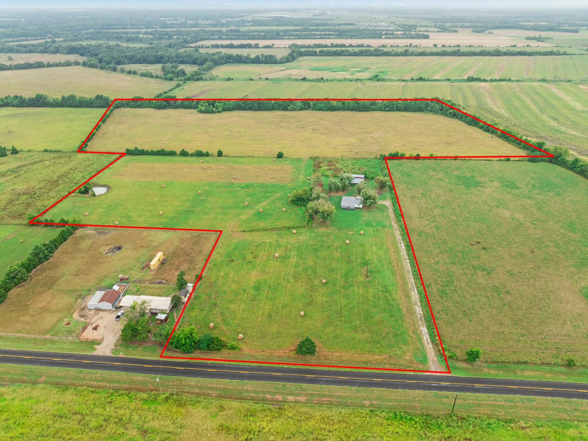 Farm For Sale in Lamar County , 1905 Fm 1501, Deport, Texas 75435, 3 Bedroom, 2 Bathroom, Garage spaces, 1,164 Sqft, built in 1988, Price $275,000, mls#21365824, Real Estate Agent in Deport, Homes For Sale in Lamar county, Homes For Sale in Deport, Realtor in Deport Texas, Real Estate Brokerage Independent Realty Texas, Luminita Cordes Realtor