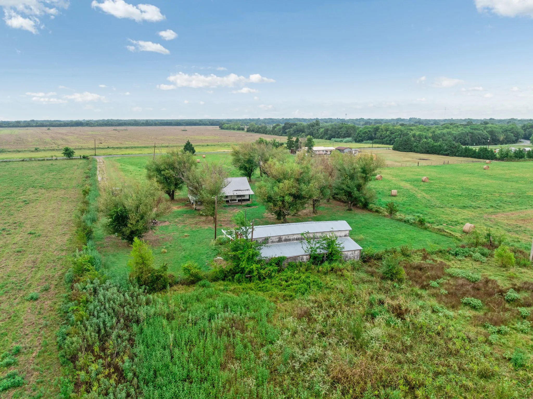 Farm For Sale in Lamar County , 1905 Fm 1501, Deport, Texas 75435, 3 Bedroom, 2 Bathroom, Garage spaces, 1,164 Sqft, built in 1988, Price $275,000, mls#21365824, Real Estate Agent in Deport, Homes For Sale in Lamar county, Homes For Sale in Deport, Realtor in Deport Texas, Real Estate Brokerage Independent Realty Texas, Luminita Cordes Realtor