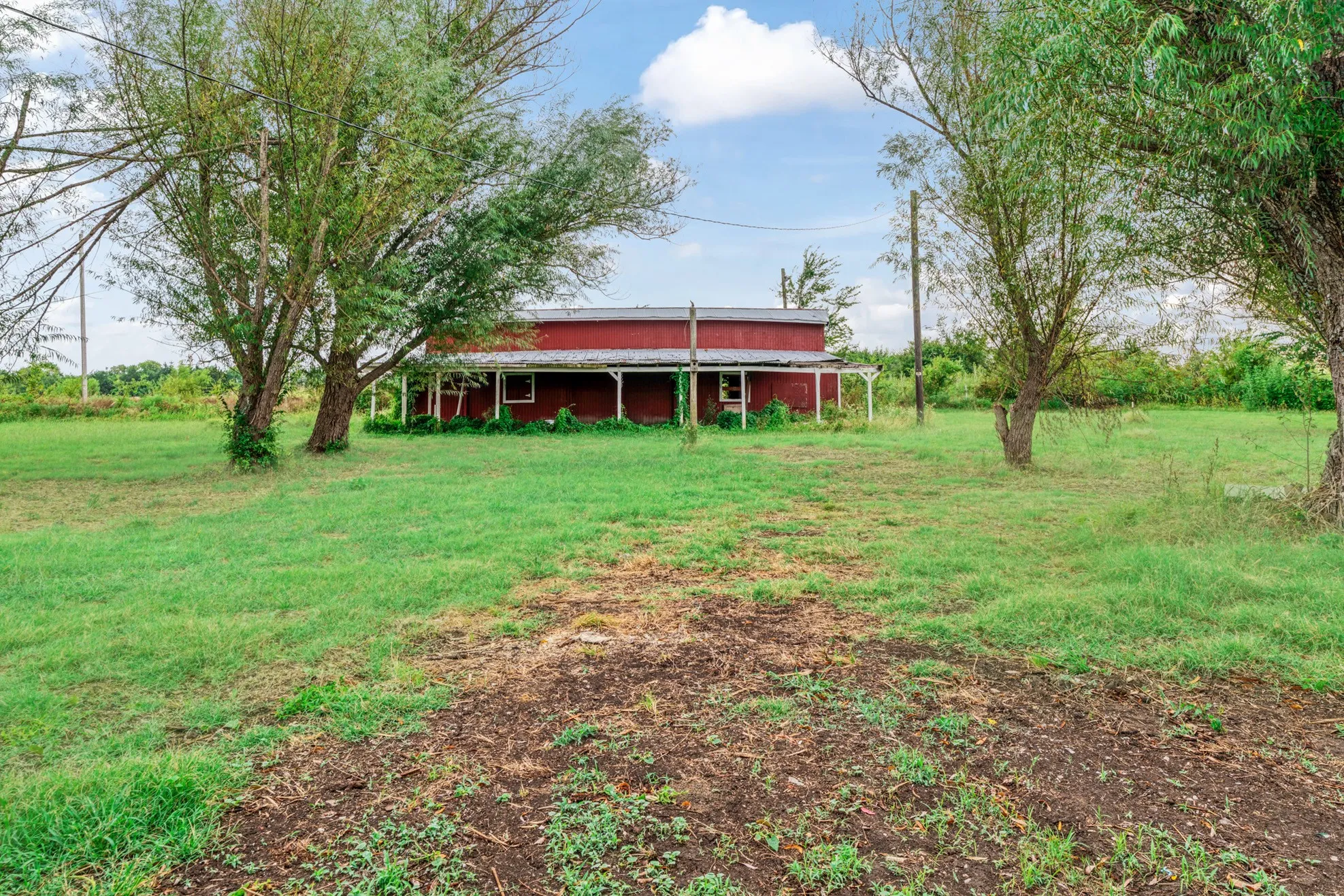 Farm For Sale in Lamar County , 1905 Fm 1501, Deport, Texas 75435, 3 Bedroom, 2 Bathroom, Garage spaces, 1,164 Sqft, built in 1988, Price $275,000, mls#21365824, Real Estate Agent in Deport, Homes For Sale in Lamar county, Homes For Sale in Deport, Realtor in Deport Texas, Real Estate Brokerage Independent Realty Texas, Luminita Cordes Realtor