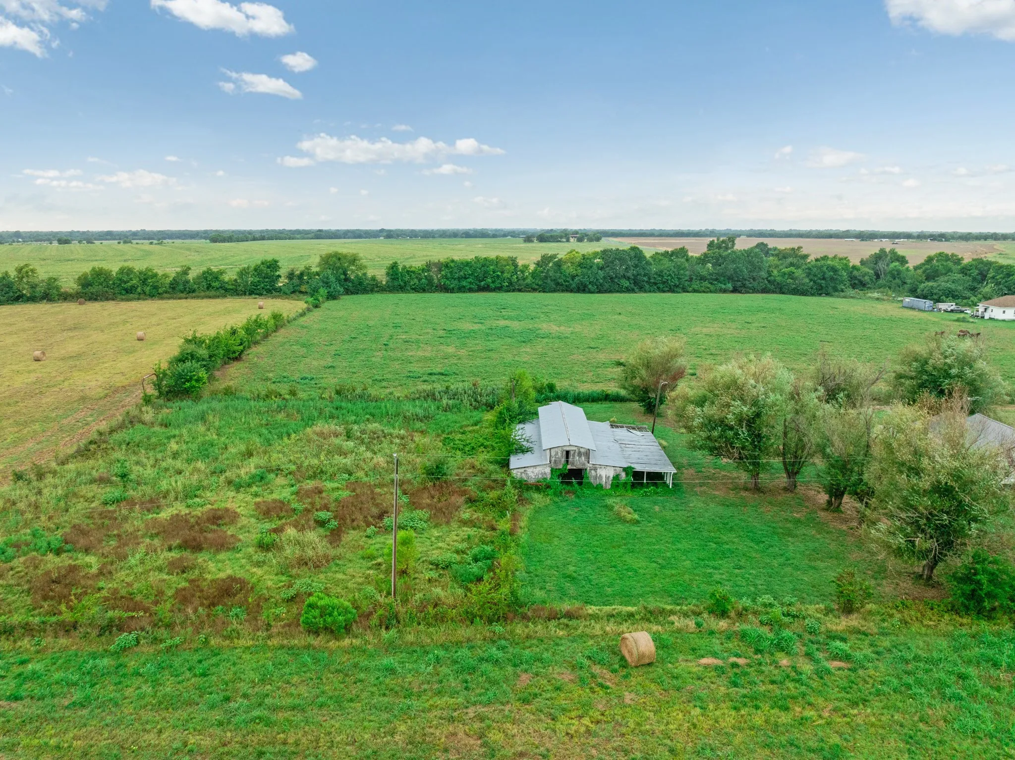 Farm For Sale in Lamar County , 1905 Fm 1501, Deport, Texas 75435, 3 Bedroom, 2 Bathroom, Garage spaces, 1,164 Sqft, built in 1988, Price $275,000, mls#21365824, Real Estate Agent in Deport, Homes For Sale in Lamar county, Homes For Sale in Deport, Realtor in Deport Texas, Real Estate Brokerage Independent Realty Texas, Luminita Cordes Realtor
