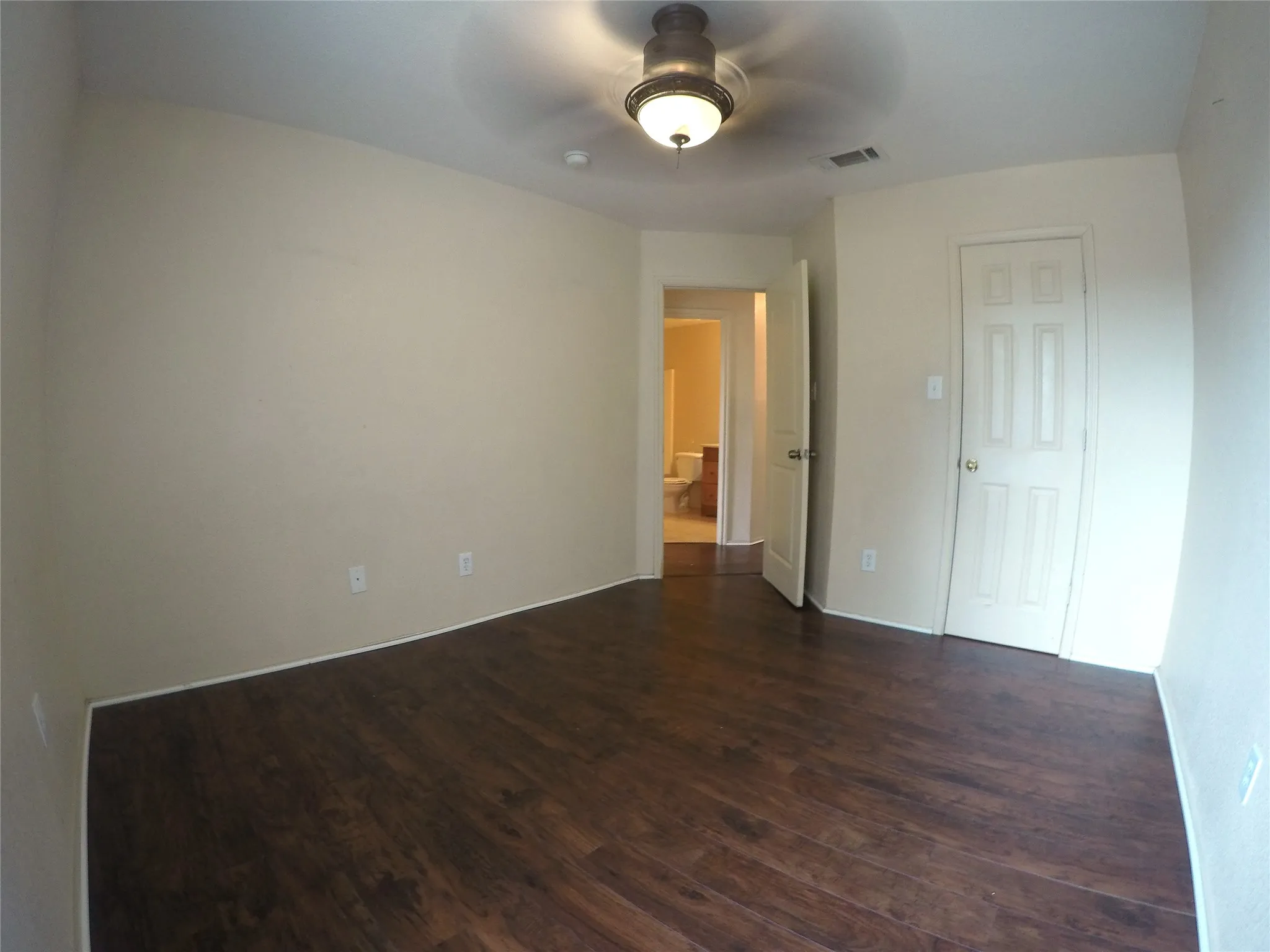 Single Family Residence For Sale in Dallas County , 4426 Harpers Ferry Drive, Grand Prairie, Texas 75052, 4 Bedroom, 3 Bathroom, 2 Garage spaces, 2,146 Sqft, built in 1998, mls#21365816, Real Estate Agent in Grand Prairie, Homes For Sale in Dallas county, Homes For Sale in Grand Prairie, Realtor in Grand Prairie Texas, Real Estate Brokerage Independent Realty Texas, Luminita Cordes Realtor