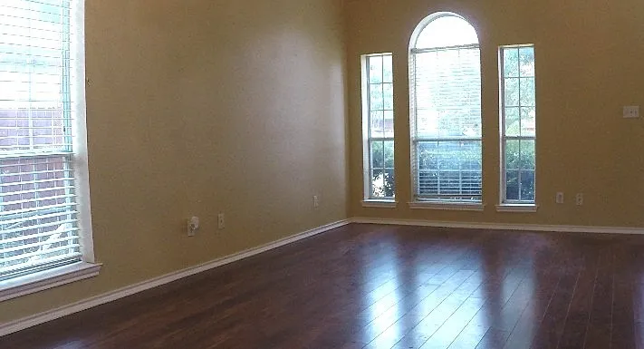 Single Family Residence For Sale in Dallas County , 4426 Harpers Ferry Drive, Grand Prairie, Texas 75052, 4 Bedroom, 3 Bathroom, 2 Garage spaces, 2,146 Sqft, built in 1998, mls#21365816, Real Estate Agent in Grand Prairie, Homes For Sale in Dallas county, Homes For Sale in Grand Prairie, Realtor in Grand Prairie Texas, Real Estate Brokerage Independent Realty Texas, Luminita Cordes Realtor