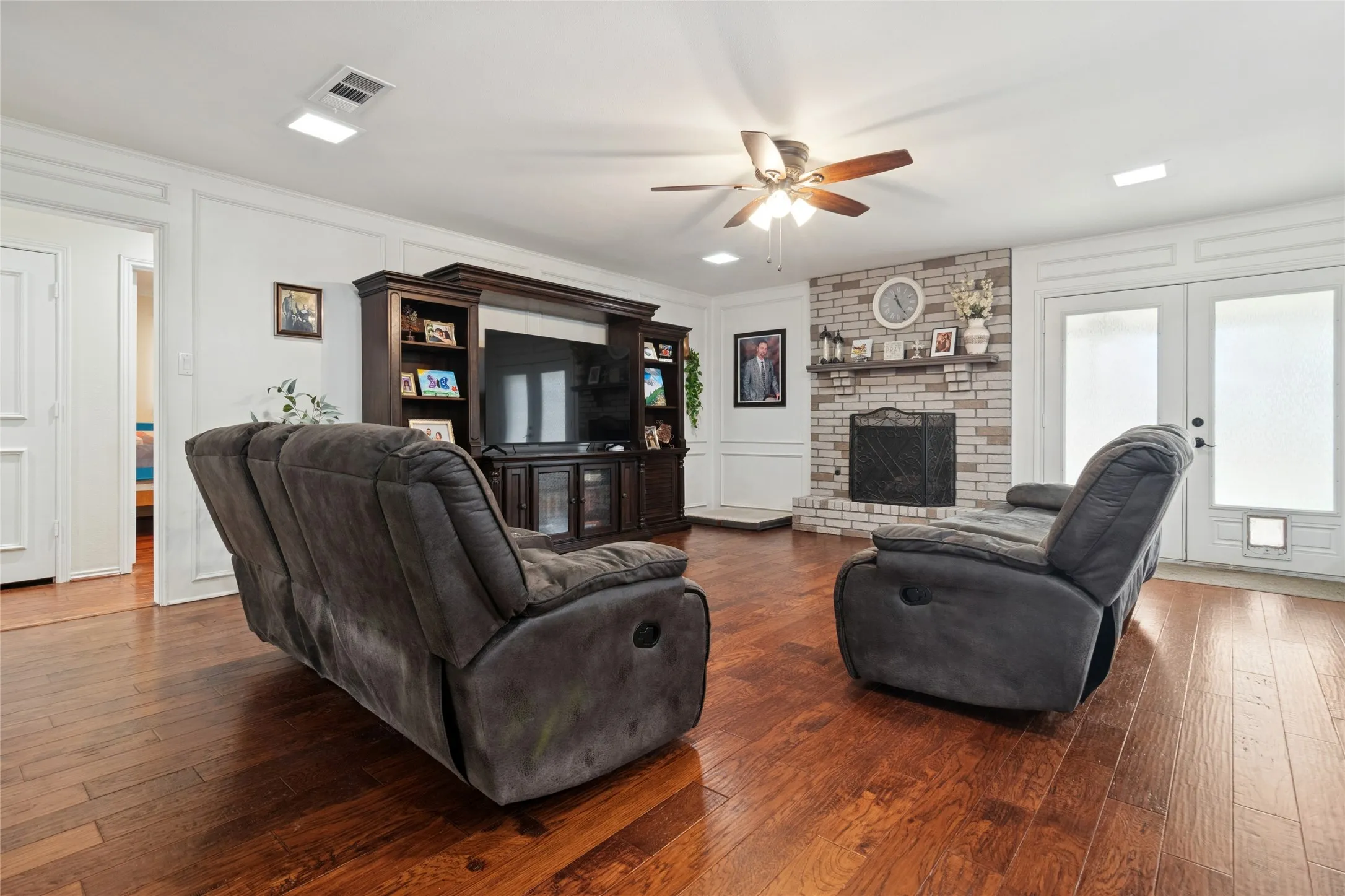 Single Family Residence For Sale in Denton County , 524 Northridge Street, Denton, Texas 76201, 4 Bedroom, 3 Bathroom, 2 Garage spaces, 2,340 Sqft, built in 1972, mls#21365830, Real Estate Agent in Denton, Homes For Sale in Denton county, Homes For Sale in Denton, Realtor in Denton Texas, Real Estate Brokerage Independent Realty Texas, Luminita Cordes Realtor