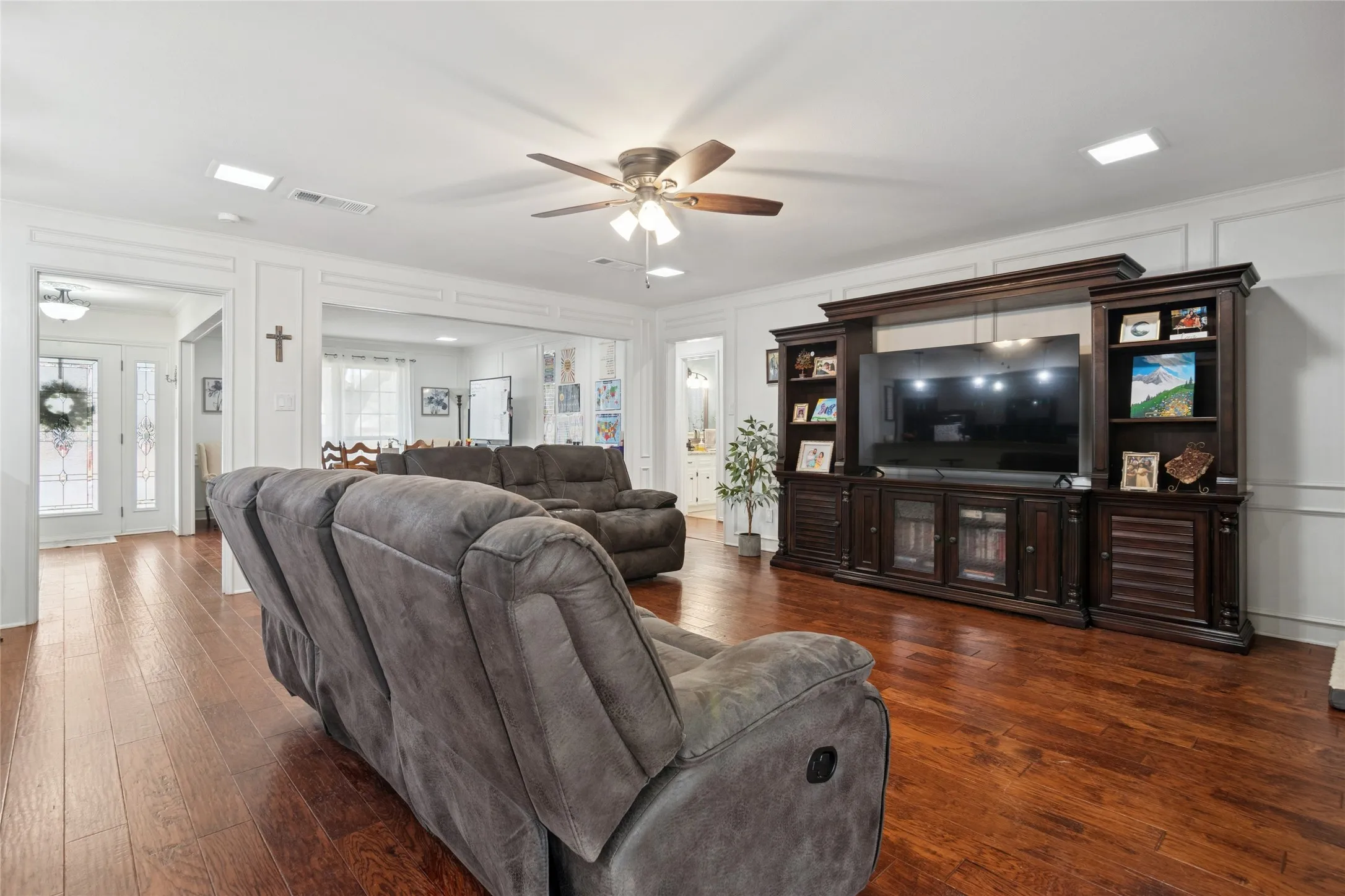 Single Family Residence For Sale in Denton County , 524 Northridge Street, Denton, Texas 76201, 4 Bedroom, 3 Bathroom, 2 Garage spaces, 2,340 Sqft, built in 1972, mls#21365830, Real Estate Agent in Denton, Homes For Sale in Denton county, Homes For Sale in Denton, Realtor in Denton Texas, Real Estate Brokerage Independent Realty Texas, Luminita Cordes Realtor