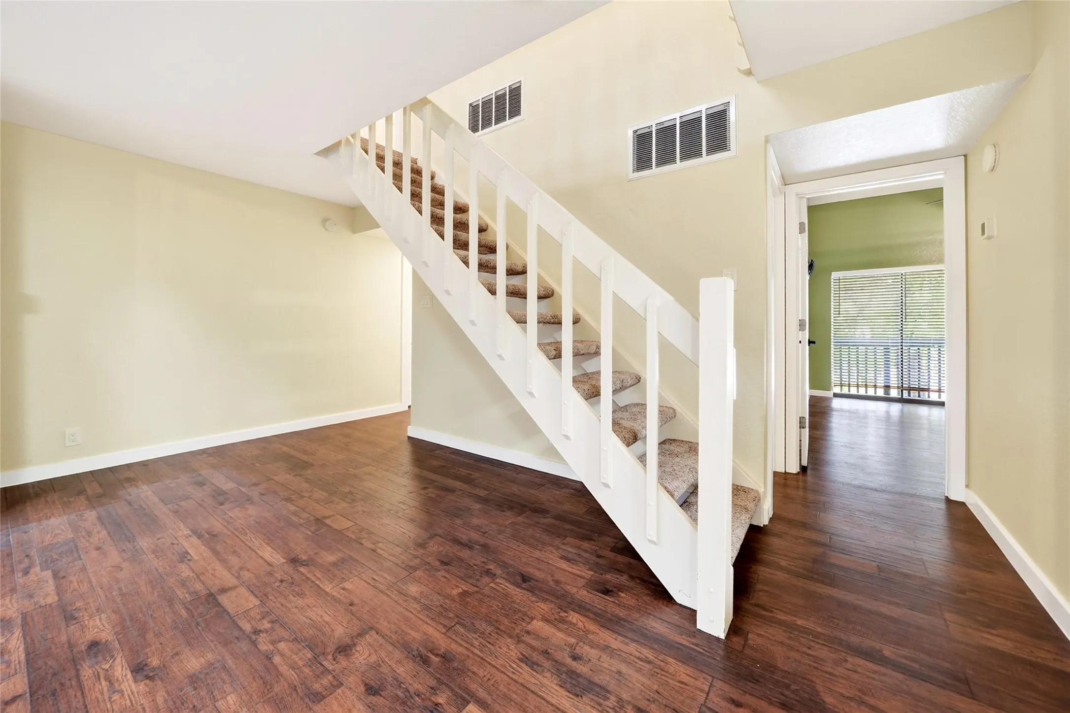 Condominium For Rent in Rockwall County , 1232 Signal Ridge Place, Rockwall, Texas 75032, 3 Bedroom, 3 Bathroom, Garage spaces, 1,825 Sqft, built in 1985, mls#21358242, Real Estate Agent in Rockwall, Homes For Rent in Rockwall county, Homes For Rent in Rockwall, Realtor in Rockwall Texas, Real Estate Brokerage Independent Realty Texas, Luminita Cordes Realtor