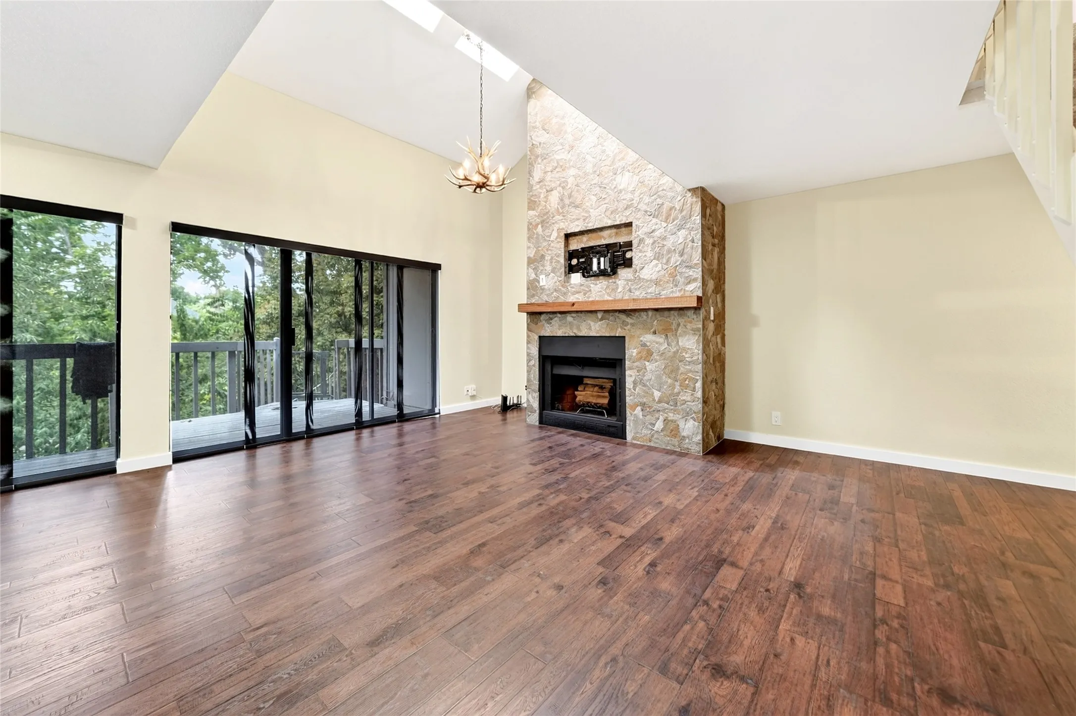 Condominium For Rent in Rockwall County , 1232 Signal Ridge Place, Rockwall, Texas 75032, 3 Bedroom, 3 Bathroom, Garage spaces, 1,825 Sqft, built in 1985, mls#21358242, Real Estate Agent in Rockwall, Homes For Rent in Rockwall county, Homes For Rent in Rockwall, Realtor in Rockwall Texas, Real Estate Brokerage Independent Realty Texas, Luminita Cordes Realtor