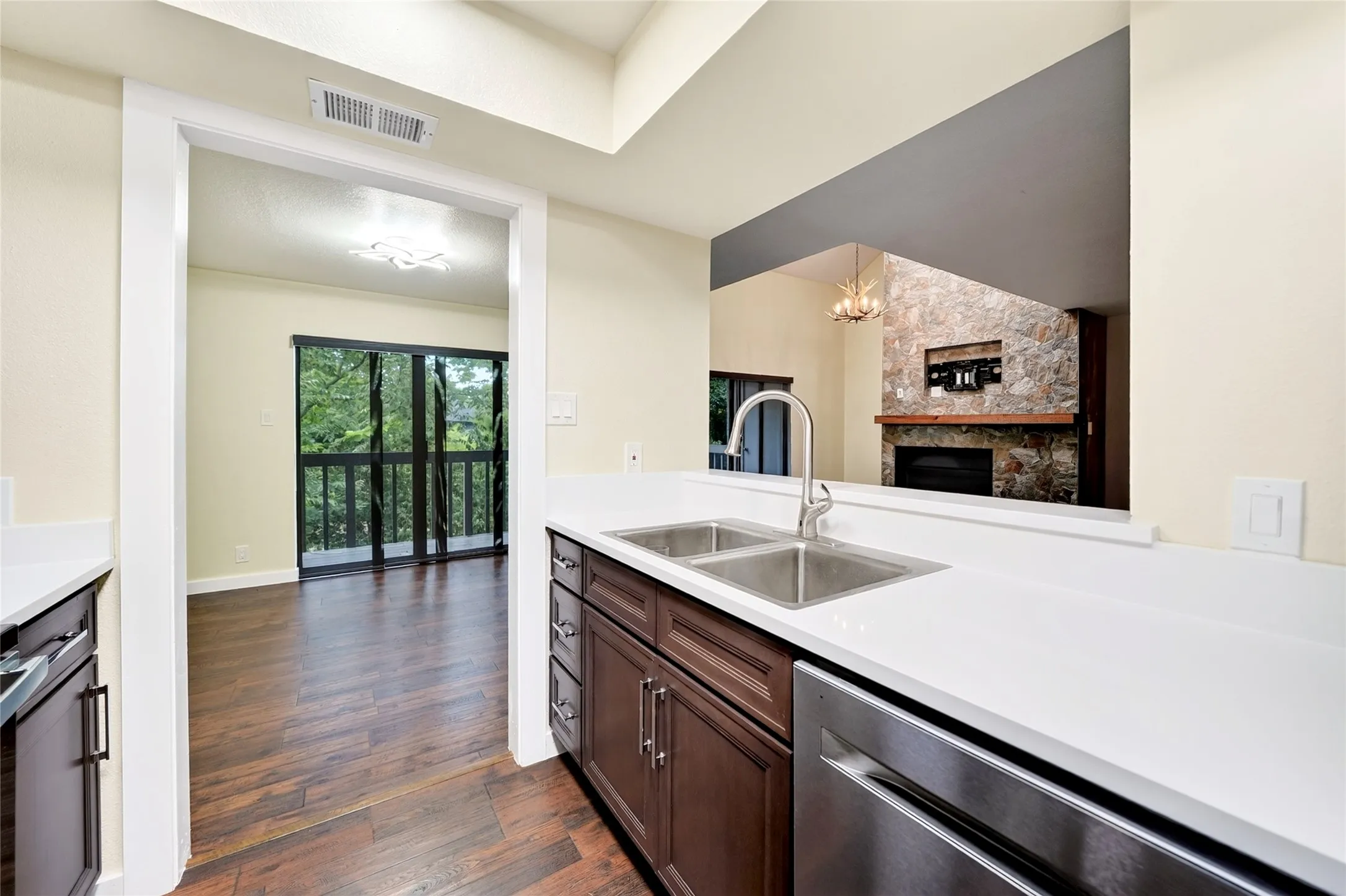 Condominium For Rent in Rockwall County , 1232 Signal Ridge Place, Rockwall, Texas 75032, 3 Bedroom, 3 Bathroom, Garage spaces, 1,825 Sqft, built in 1985, mls#21358242, Real Estate Agent in Rockwall, Homes For Rent in Rockwall county, Homes For Rent in Rockwall, Realtor in Rockwall Texas, Real Estate Brokerage Independent Realty Texas, Luminita Cordes Realtor