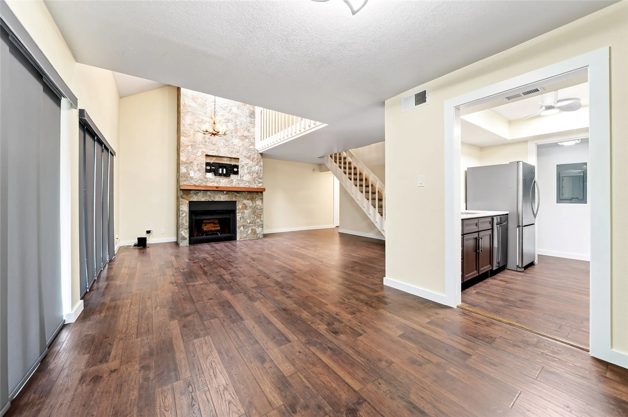 Condominium For Rent in Rockwall County , 1232 Signal Ridge Place, Rockwall, Texas 75032, 3 Bedroom, 3 Bathroom, Garage spaces, 1,825 Sqft, built in 1985, mls#21358242, Real Estate Agent in Rockwall, Homes For Rent in Rockwall county, Homes For Rent in Rockwall, Realtor in Rockwall Texas, Real Estate Brokerage Independent Realty Texas, Luminita Cordes Realtor