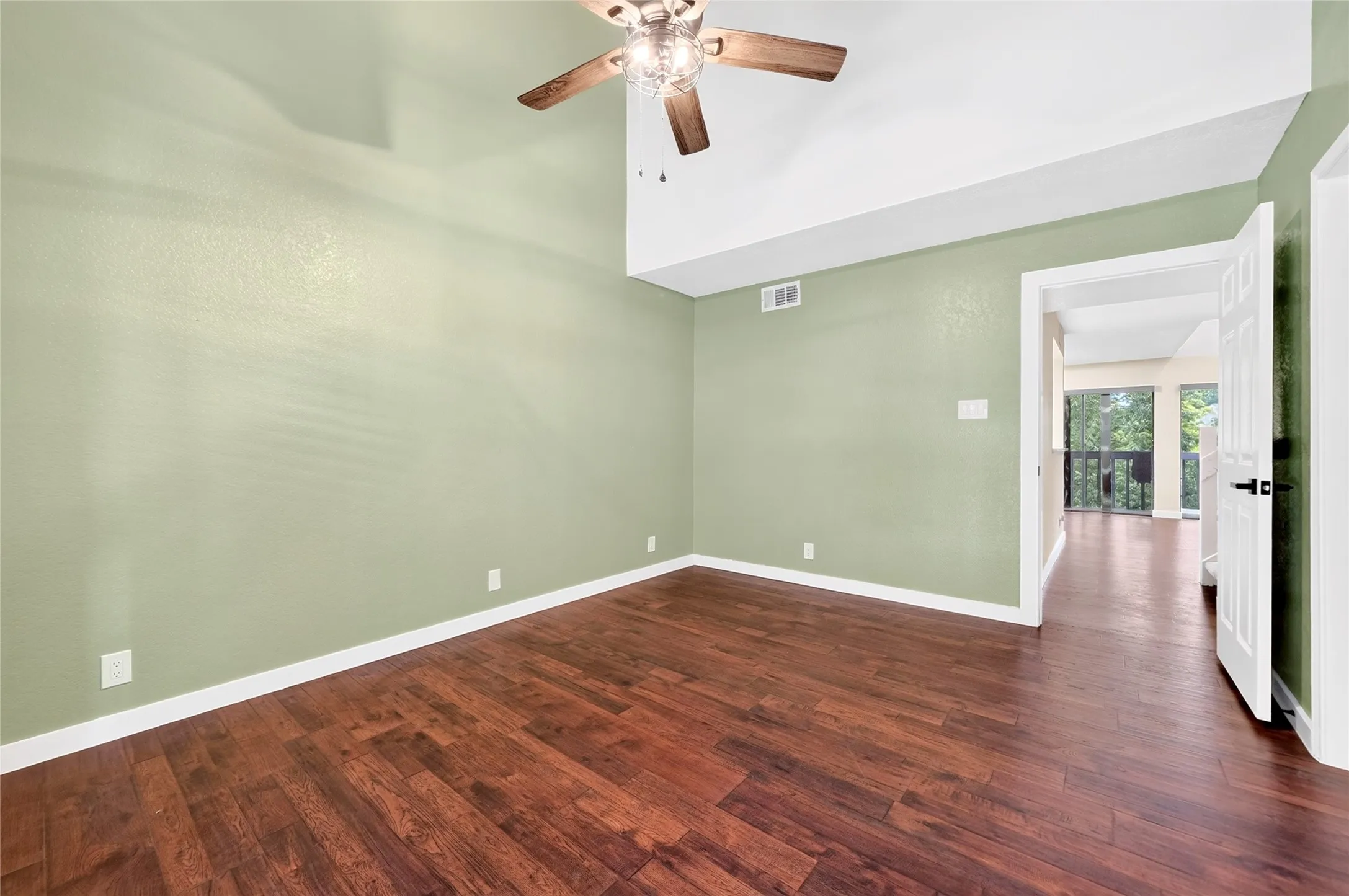 Condominium For Rent in Rockwall County , 1232 Signal Ridge Place, Rockwall, Texas 75032, 3 Bedroom, 3 Bathroom, Garage spaces, 1,825 Sqft, built in 1985, mls#21358242, Real Estate Agent in Rockwall, Homes For Rent in Rockwall county, Homes For Rent in Rockwall, Realtor in Rockwall Texas, Real Estate Brokerage Independent Realty Texas, Luminita Cordes Realtor
