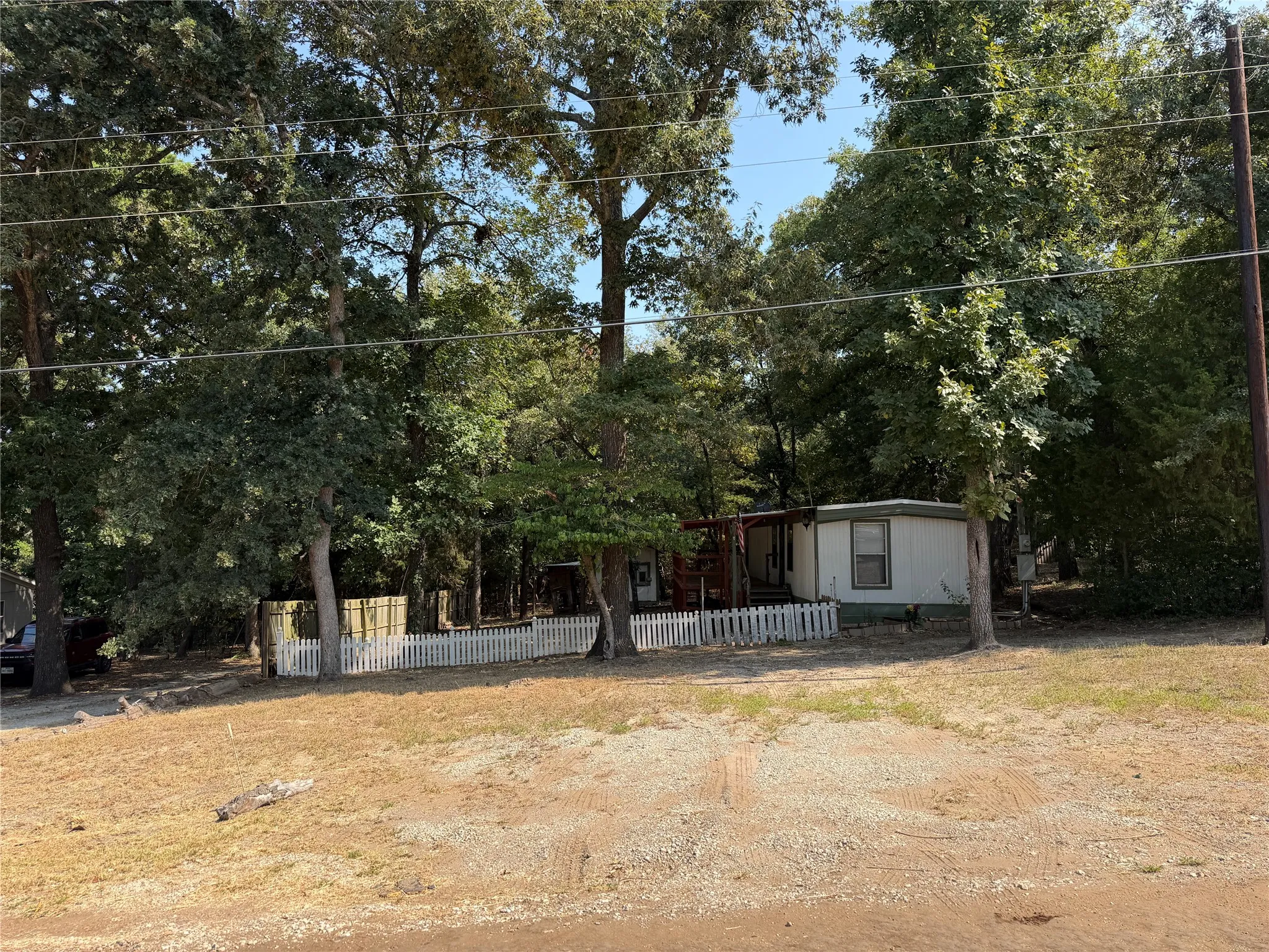 Mobile Home For Sale in Van Zandt County , 1281 Hickory Hills Drive, Murchison, Texas 75778, 2 Bedroom, 1 Bathroom, Garage spaces, 728 Sqft, built in 1992, mls#21365832, Real Estate Agent in Murchison, Homes For Sale in Van Zandt county, Homes For Sale in Murchison, Realtor in Murchison Texas, Real Estate Brokerage Independent Realty Texas, Luminita Cordes Realtor