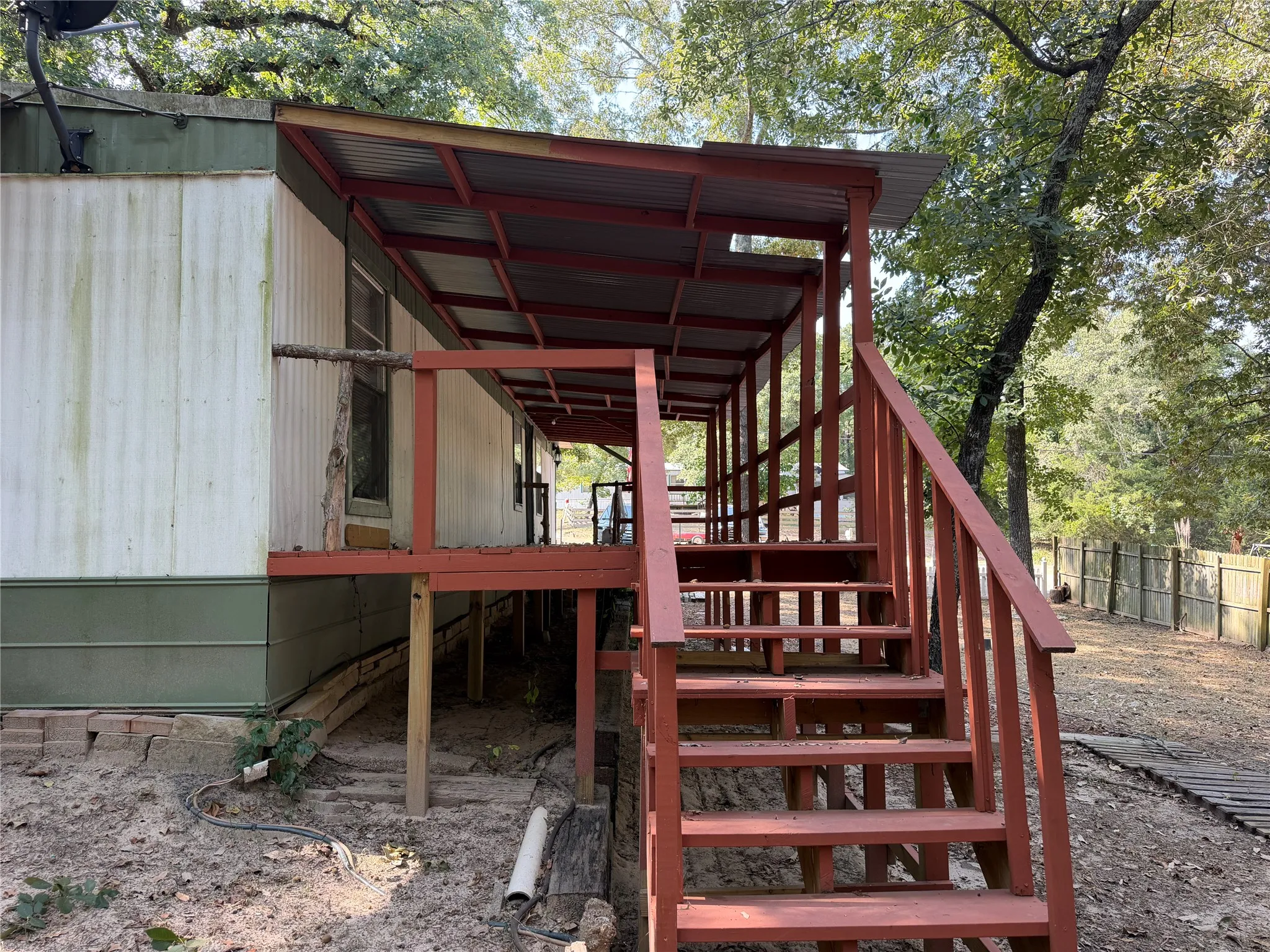 Mobile Home For Sale in Van Zandt County , 1281 Hickory Hills Drive, Murchison, Texas 75778, 2 Bedroom, 1 Bathroom, Garage spaces, 728 Sqft, built in 1992, mls#21365832, Real Estate Agent in Murchison, Homes For Sale in Van Zandt county, Homes For Sale in Murchison, Realtor in Murchison Texas, Real Estate Brokerage Independent Realty Texas, Luminita Cordes Realtor