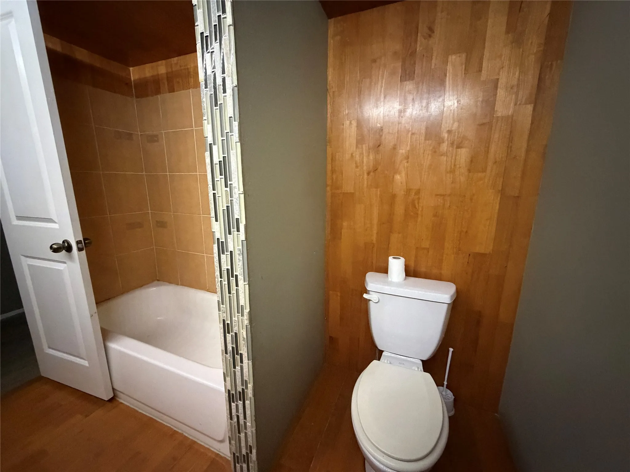 Mobile Home For Sale in Van Zandt County , 1281 Hickory Hills Drive, Murchison, Texas 75778, 2 Bedroom, 1 Bathroom, Garage spaces, 728 Sqft, built in 1992, mls#21365832, Real Estate Agent in Murchison, Homes For Sale in Van Zandt county, Homes For Sale in Murchison, Realtor in Murchison Texas, Real Estate Brokerage Independent Realty Texas, Luminita Cordes Realtor