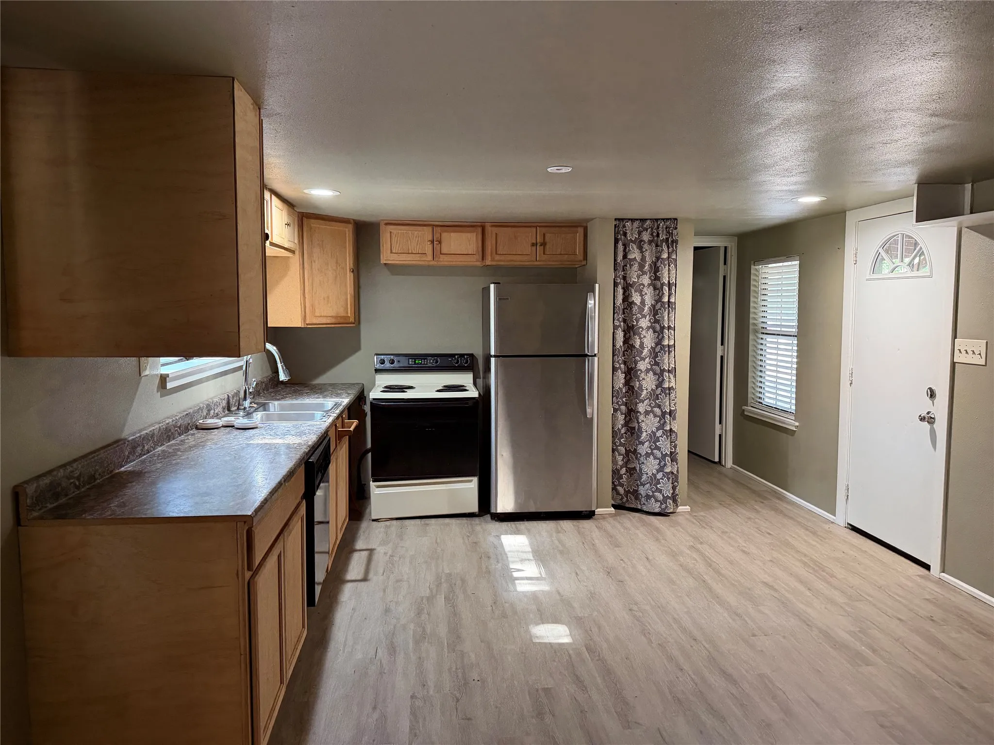 Mobile Home For Sale in Van Zandt County , 1281 Hickory Hills Drive, Murchison, Texas 75778, 2 Bedroom, 1 Bathroom, Garage spaces, 728 Sqft, built in 1992, mls#21365832, Real Estate Agent in Murchison, Homes For Sale in Van Zandt county, Homes For Sale in Murchison, Realtor in Murchison Texas, Real Estate Brokerage Independent Realty Texas, Luminita Cordes Realtor