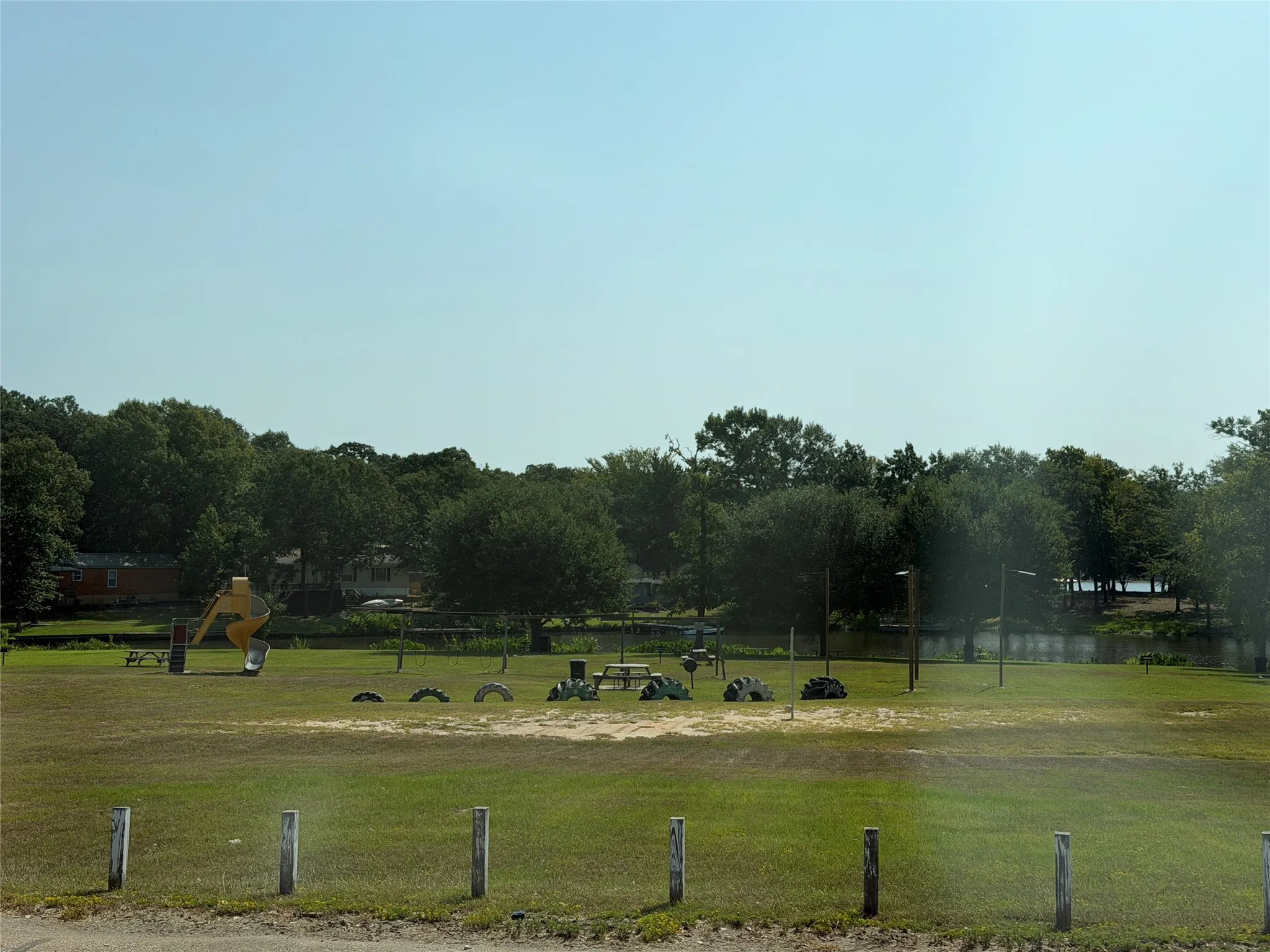 Mobile Home For Sale in Van Zandt County , 1281 Hickory Hills Drive, Murchison, Texas 75778, 2 Bedroom, 1 Bathroom, Garage spaces, 728 Sqft, built in 1992, mls#21365832, Real Estate Agent in Murchison, Homes For Sale in Van Zandt county, Homes For Sale in Murchison, Realtor in Murchison Texas, Real Estate Brokerage Independent Realty Texas, Luminita Cordes Realtor