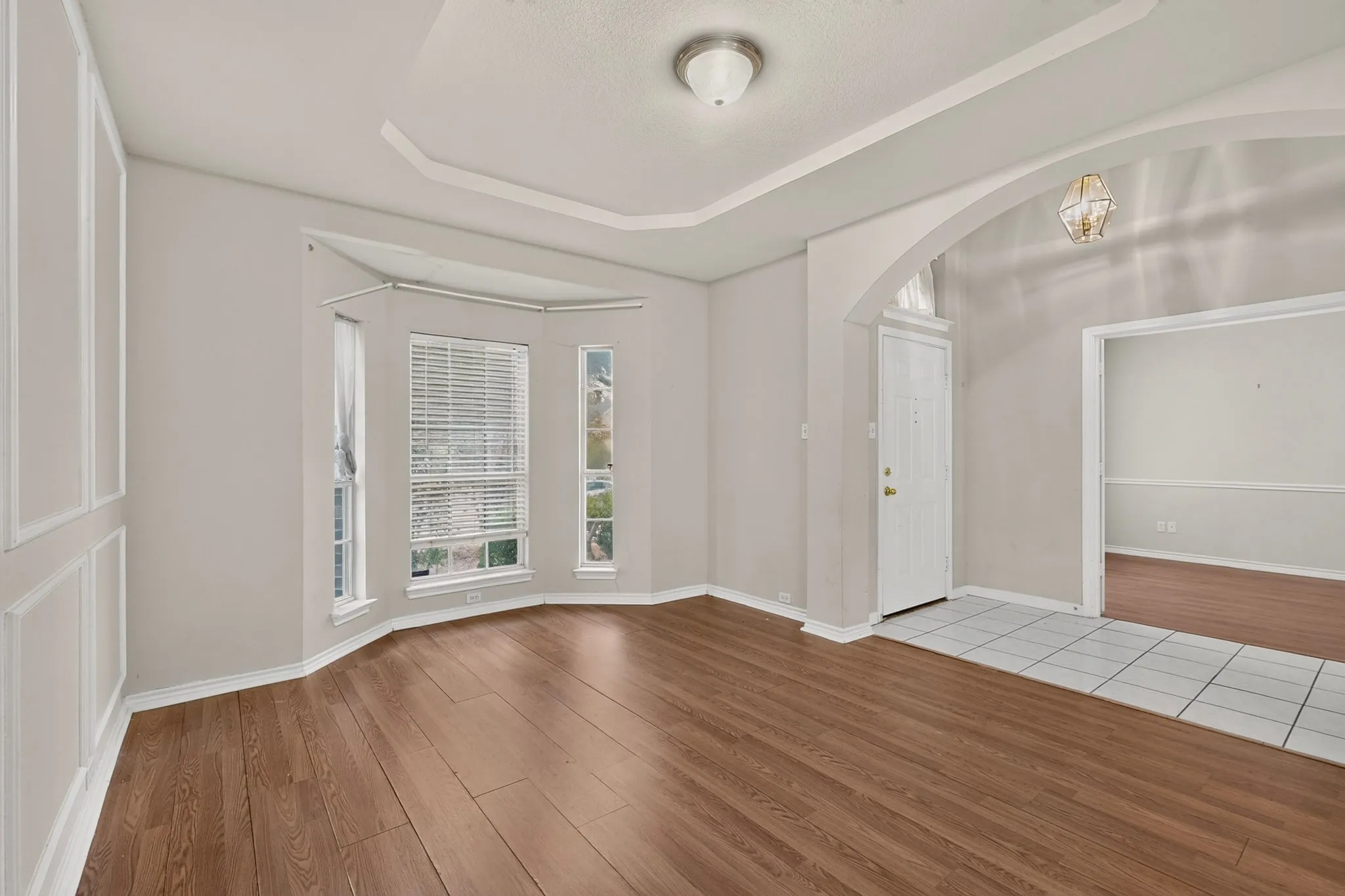 Single Family Residence For Sale in Dallas County , 4316 Sleepy Glen Drive, Grand Prairie, Texas 75052, 5 Bedroom, 4 Bathroom, 2 Garage spaces, 3,293 Sqft, built in 2000, mls#21365792, Real Estate Agent in Grand Prairie, Homes For Sale in Dallas county, Homes For Sale in Grand Prairie, Realtor in Grand Prairie Texas, Real Estate Brokerage Independent Realty Texas, Luminita Cordes Realtor