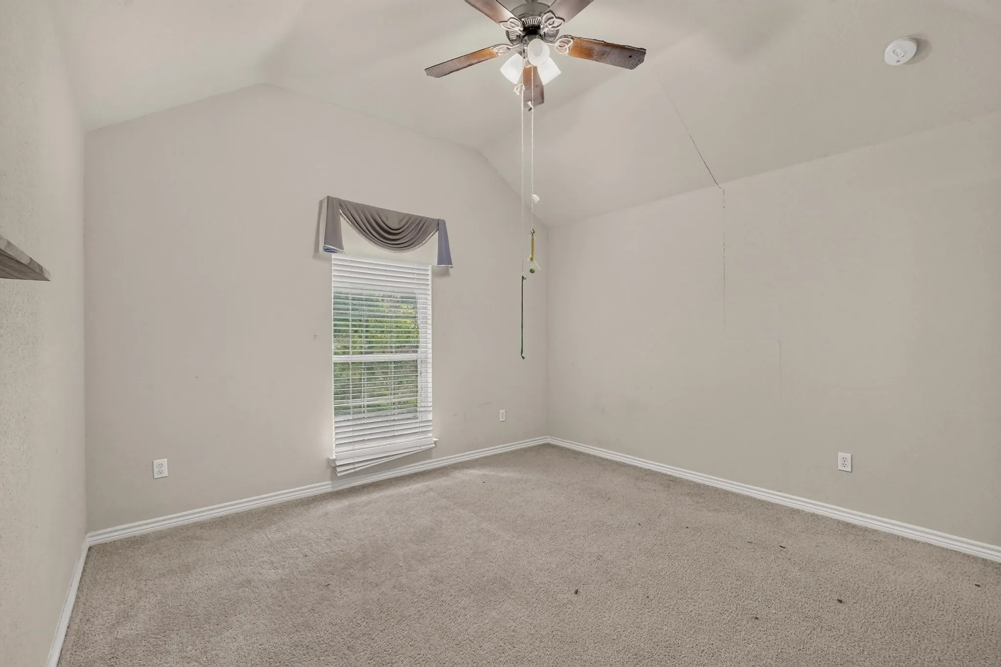 Single Family Residence For Sale in Dallas County , 4316 Sleepy Glen Drive, Grand Prairie, Texas 75052, 5 Bedroom, 4 Bathroom, 2 Garage spaces, 3,293 Sqft, built in 2000, mls#21365792, Real Estate Agent in Grand Prairie, Homes For Sale in Dallas county, Homes For Sale in Grand Prairie, Realtor in Grand Prairie Texas, Real Estate Brokerage Independent Realty Texas, Luminita Cordes Realtor