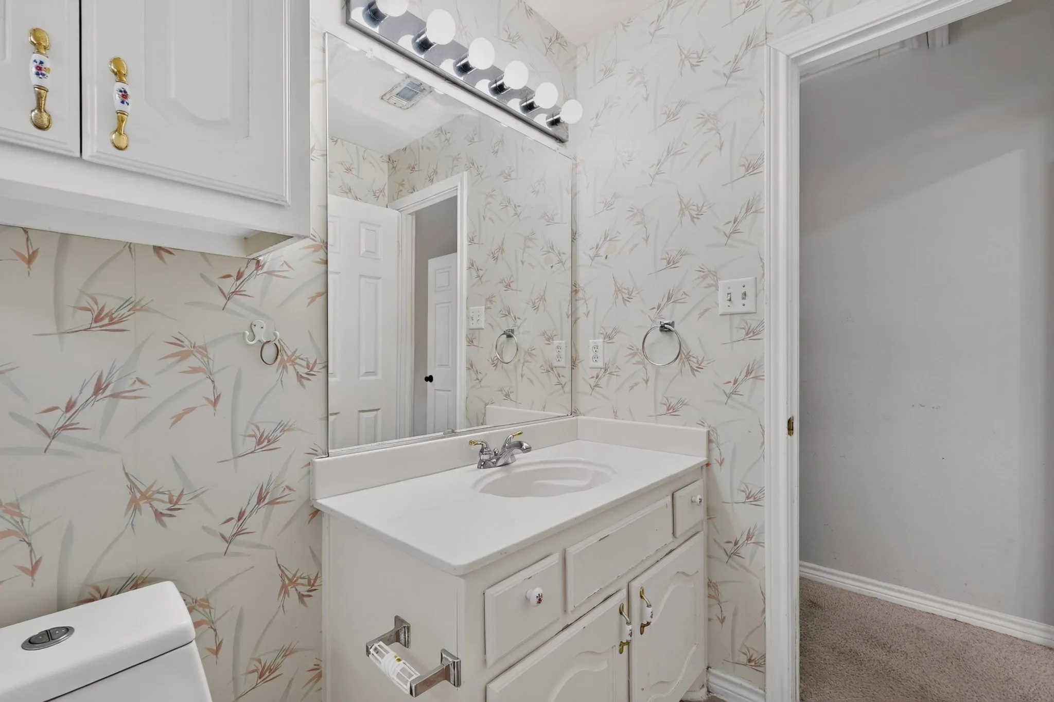 Single Family Residence For Sale in Dallas County , 4316 Sleepy Glen Drive, Grand Prairie, Texas 75052, 5 Bedroom, 4 Bathroom, 2 Garage spaces, 3,293 Sqft, built in 2000, mls#21365792, Real Estate Agent in Grand Prairie, Homes For Sale in Dallas county, Homes For Sale in Grand Prairie, Realtor in Grand Prairie Texas, Real Estate Brokerage Independent Realty Texas, Luminita Cordes Realtor