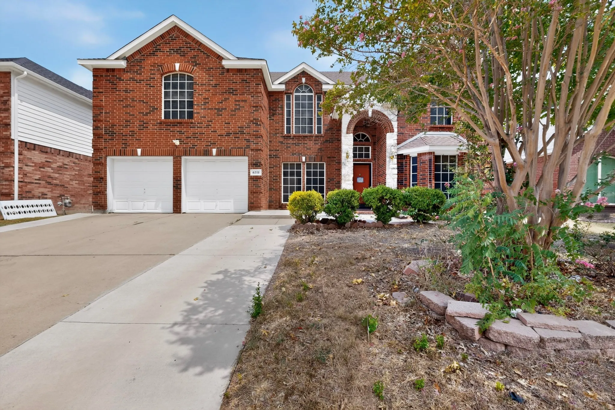 Single Family Residence For Sale in Dallas County , 4316 Sleepy Glen Drive, Grand Prairie, Texas 75052, 5 Bedroom, 4 Bathroom, 2 Garage spaces, 3,293 Sqft, built in 2000, mls#21365792, Real Estate Agent in Grand Prairie, Homes For Sale in Dallas county, Homes For Sale in Grand Prairie, Realtor in Grand Prairie Texas, Real Estate Brokerage Independent Realty Texas, Luminita Cordes Realtor