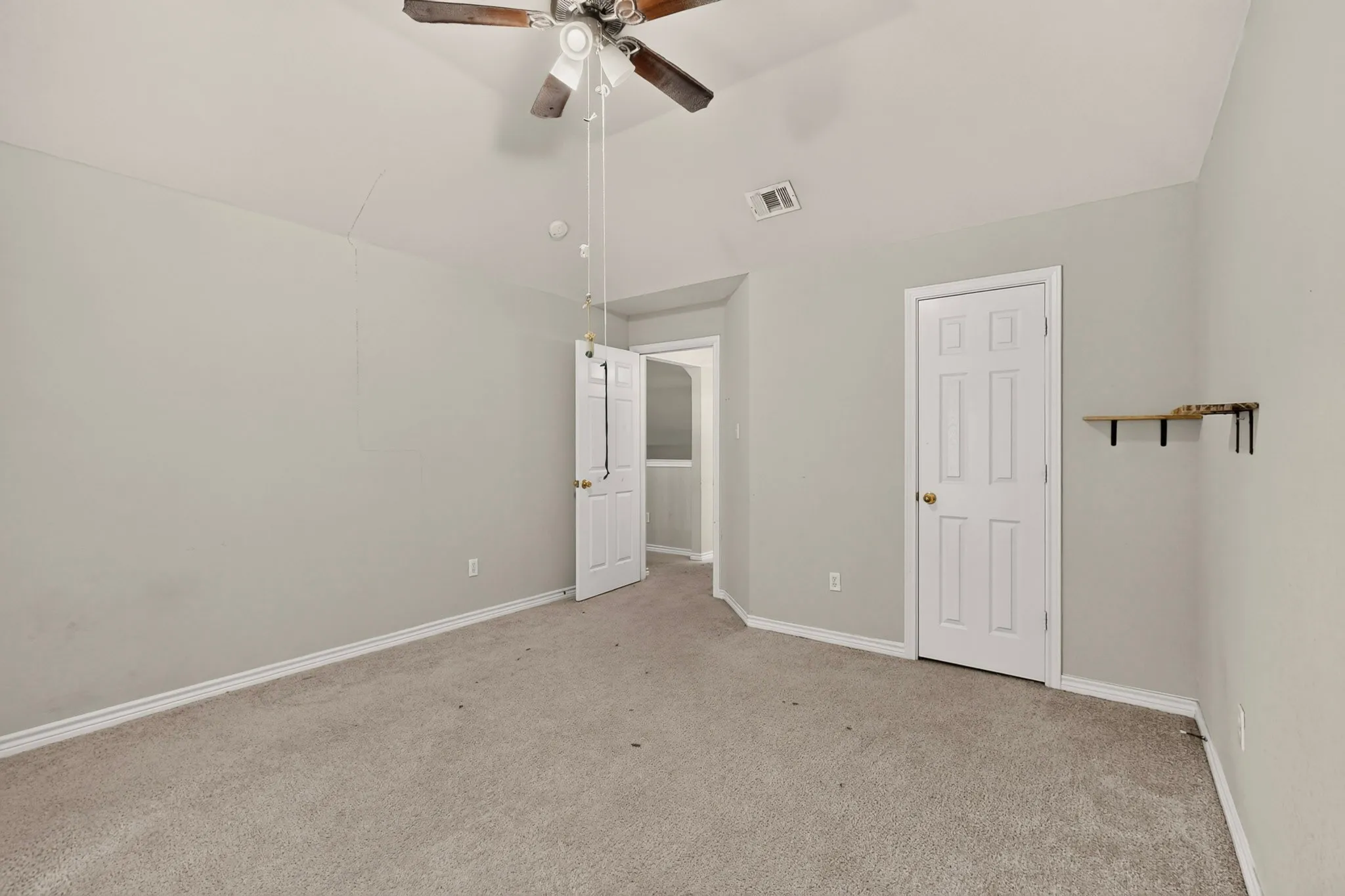 Single Family Residence For Sale in Dallas County , 4316 Sleepy Glen Drive, Grand Prairie, Texas 75052, 5 Bedroom, 4 Bathroom, 2 Garage spaces, 3,293 Sqft, built in 2000, mls#21365792, Real Estate Agent in Grand Prairie, Homes For Sale in Dallas county, Homes For Sale in Grand Prairie, Realtor in Grand Prairie Texas, Real Estate Brokerage Independent Realty Texas, Luminita Cordes Realtor