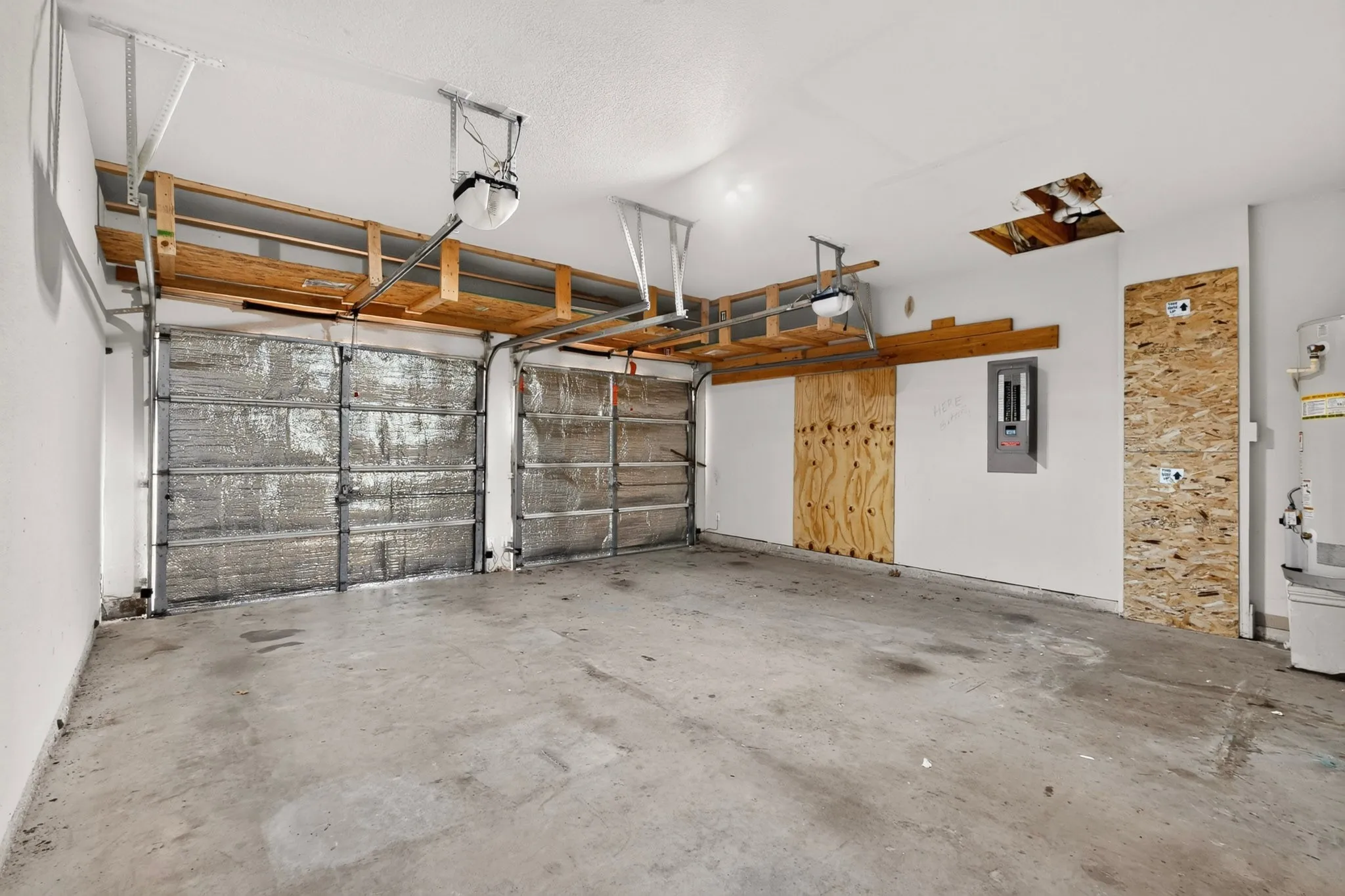Single Family Residence For Sale in Dallas County , 4316 Sleepy Glen Drive, Grand Prairie, Texas 75052, 5 Bedroom, 4 Bathroom, 2 Garage spaces, 3,293 Sqft, built in 2000, mls#21365792, Real Estate Agent in Grand Prairie, Homes For Sale in Dallas county, Homes For Sale in Grand Prairie, Realtor in Grand Prairie Texas, Real Estate Brokerage Independent Realty Texas, Luminita Cordes Realtor