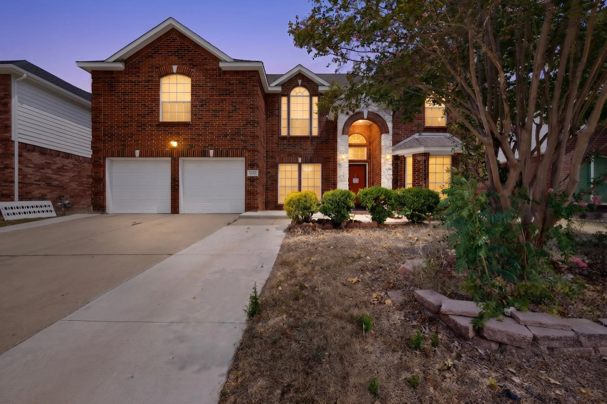 Single Family Residence For Sale in Dallas County , 4316 Sleepy Glen Drive, Grand Prairie, Texas 75052, 5 Bedroom, 4 Bathroom, 2 Garage spaces, 3,293 Sqft, built in 2000, mls#21365792, Real Estate Agent in Grand Prairie, Homes For Sale in Dallas county, Homes For Sale in Grand Prairie, Realtor in Grand Prairie Texas, Real Estate Brokerage Independent Realty Texas, Luminita Cordes Realtor