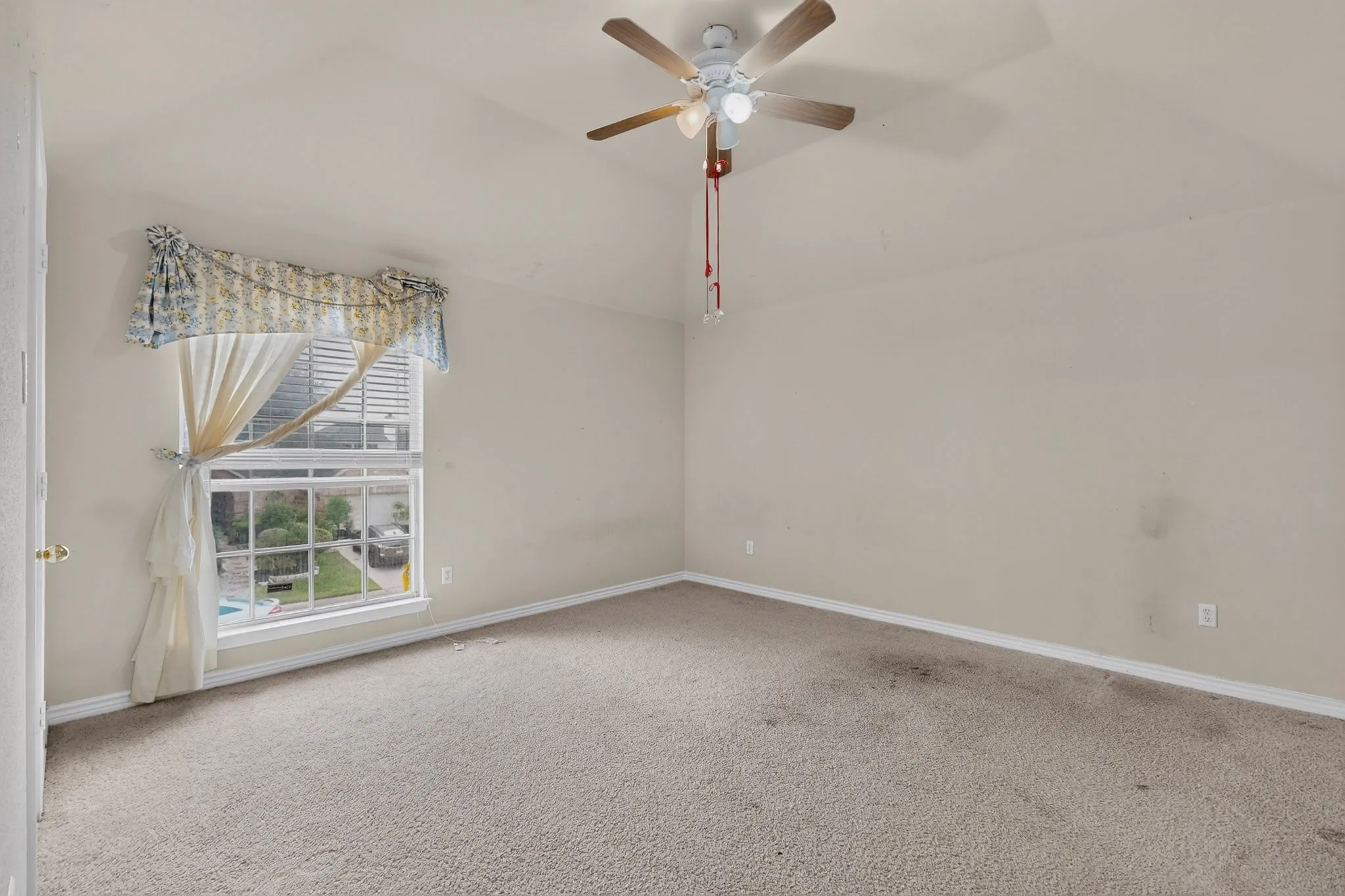 Single Family Residence For Sale in Dallas County , 4316 Sleepy Glen Drive, Grand Prairie, Texas 75052, 5 Bedroom, 4 Bathroom, 2 Garage spaces, 3,293 Sqft, built in 2000, mls#21365792, Real Estate Agent in Grand Prairie, Homes For Sale in Dallas county, Homes For Sale in Grand Prairie, Realtor in Grand Prairie Texas, Real Estate Brokerage Independent Realty Texas, Luminita Cordes Realtor