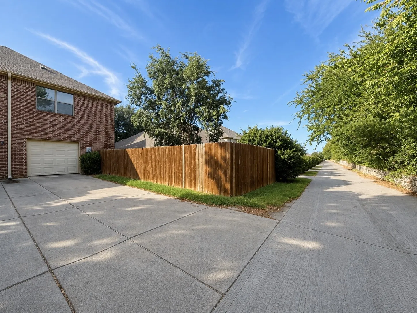 LONG DRIVEWAY